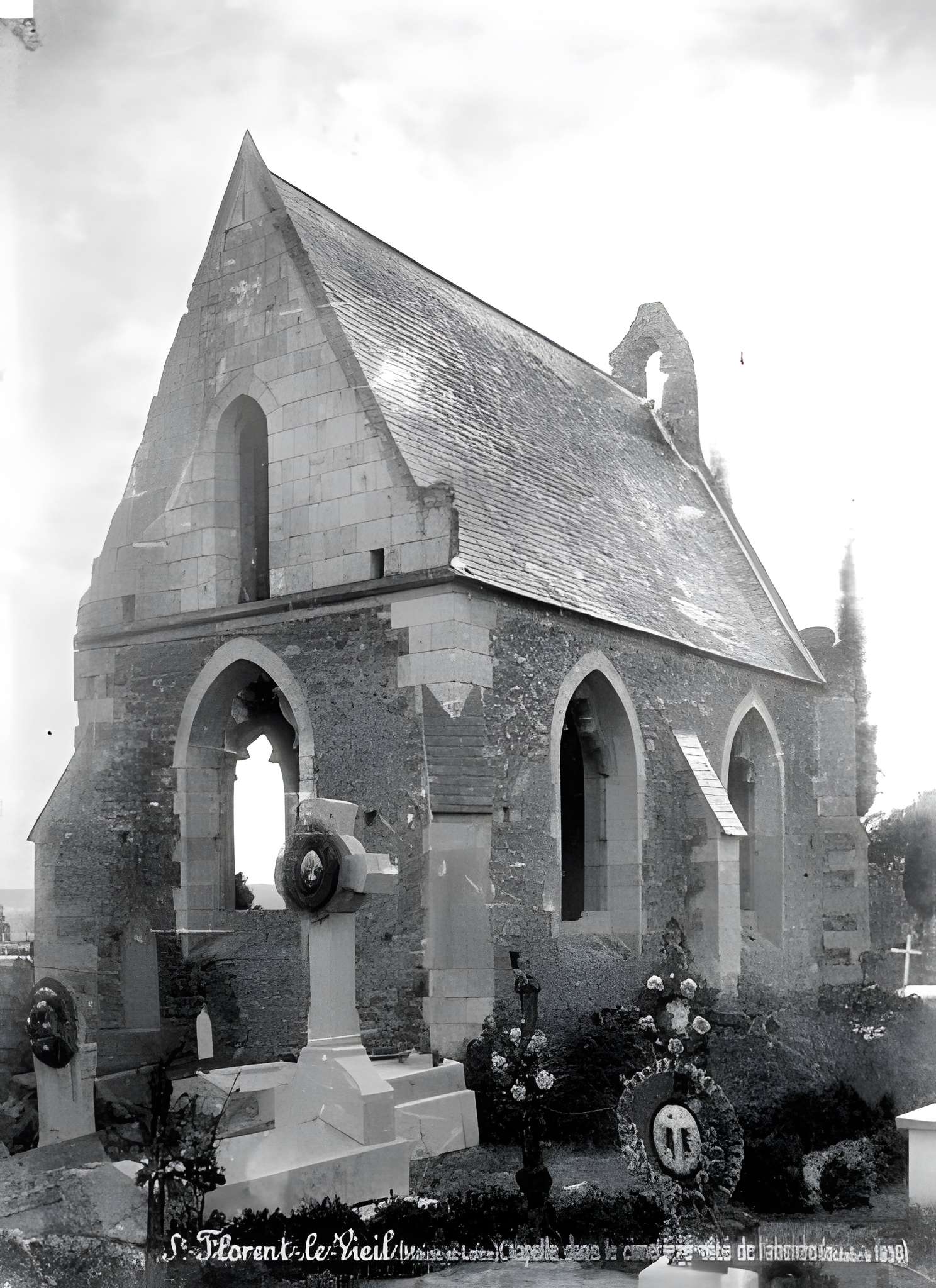 Chapelle du cimetière de Saint-Florent-le-Vieil
