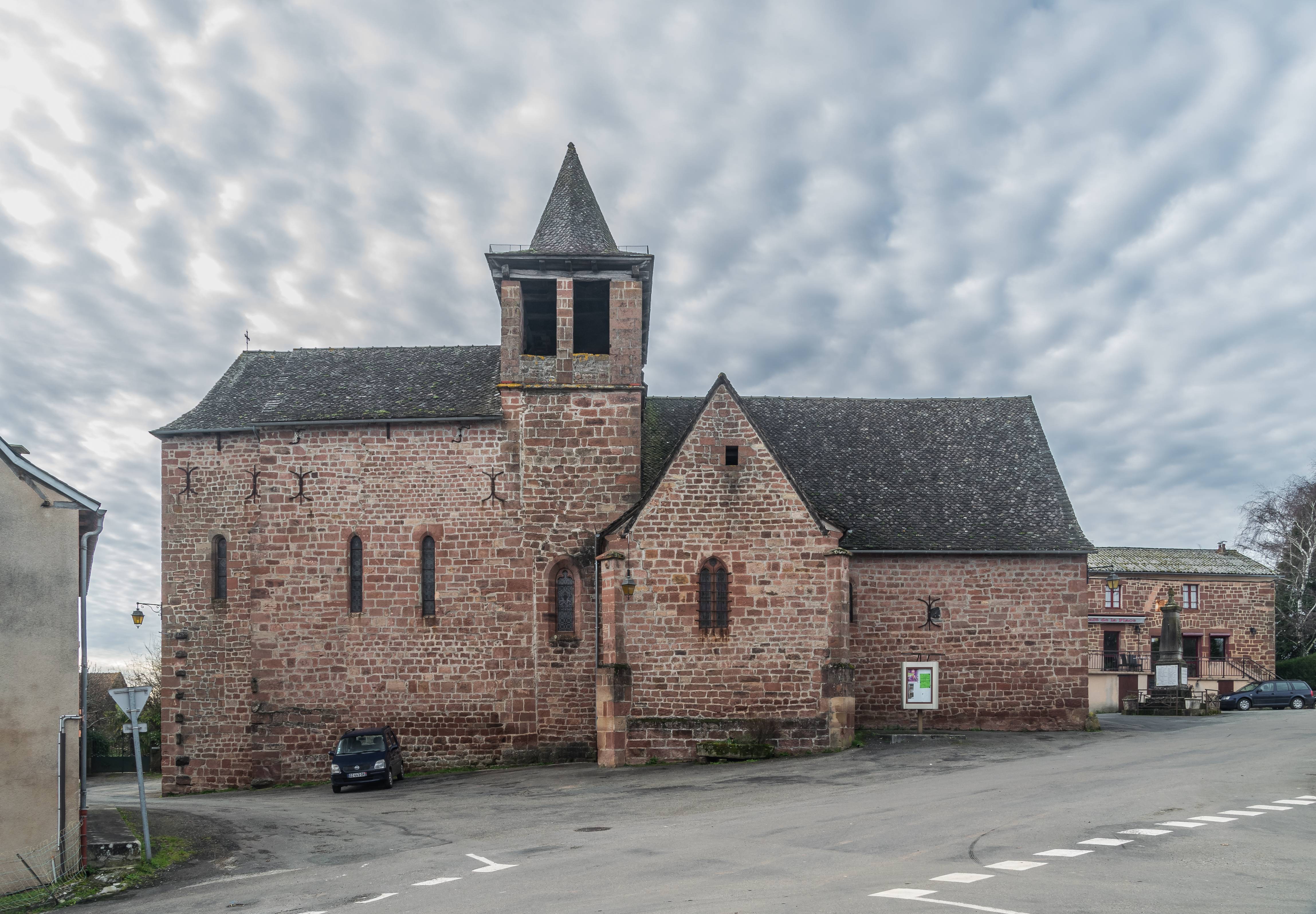 Photo de Saint-Hilaire Kerk van Pruines