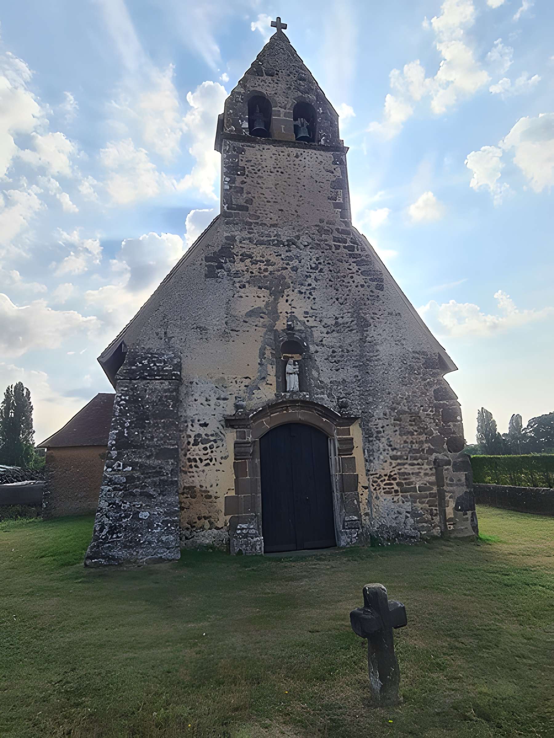 Chapelle Notre-Dame-des-Champs de Saint-Jean-d'Assé