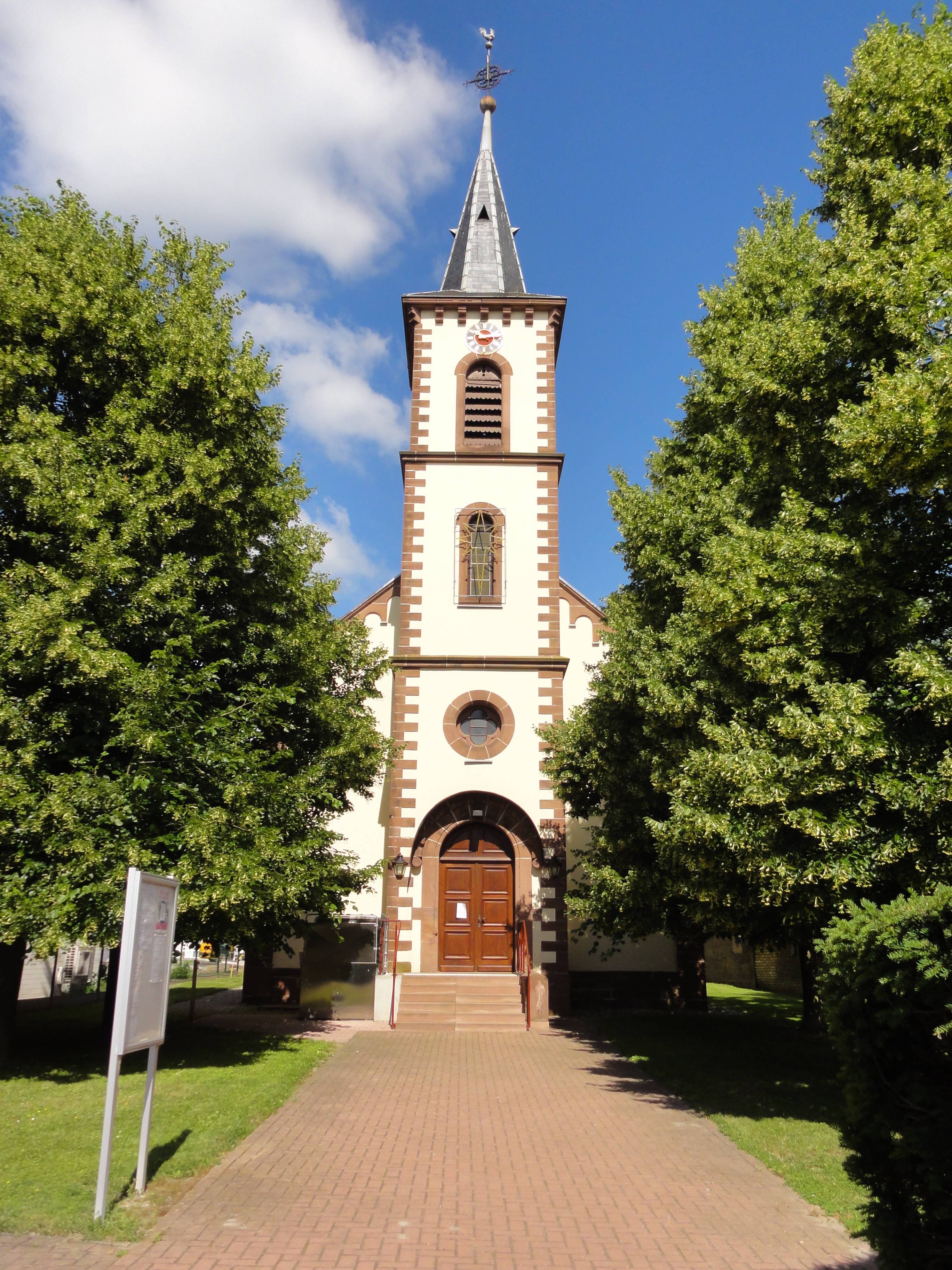 Photo de St. Lawrence Church of Dalhunden