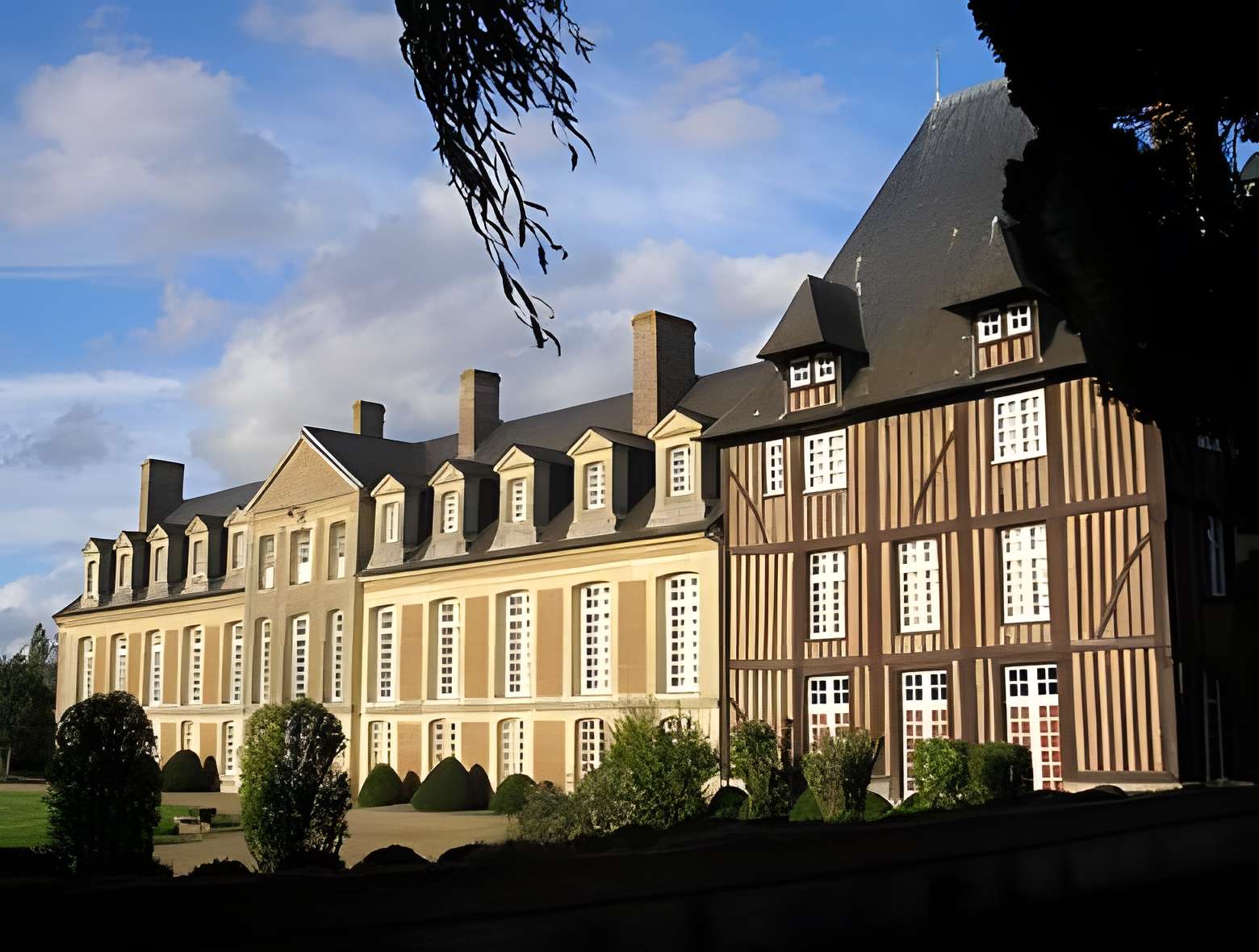 Château de Grandchamp-le-Château 