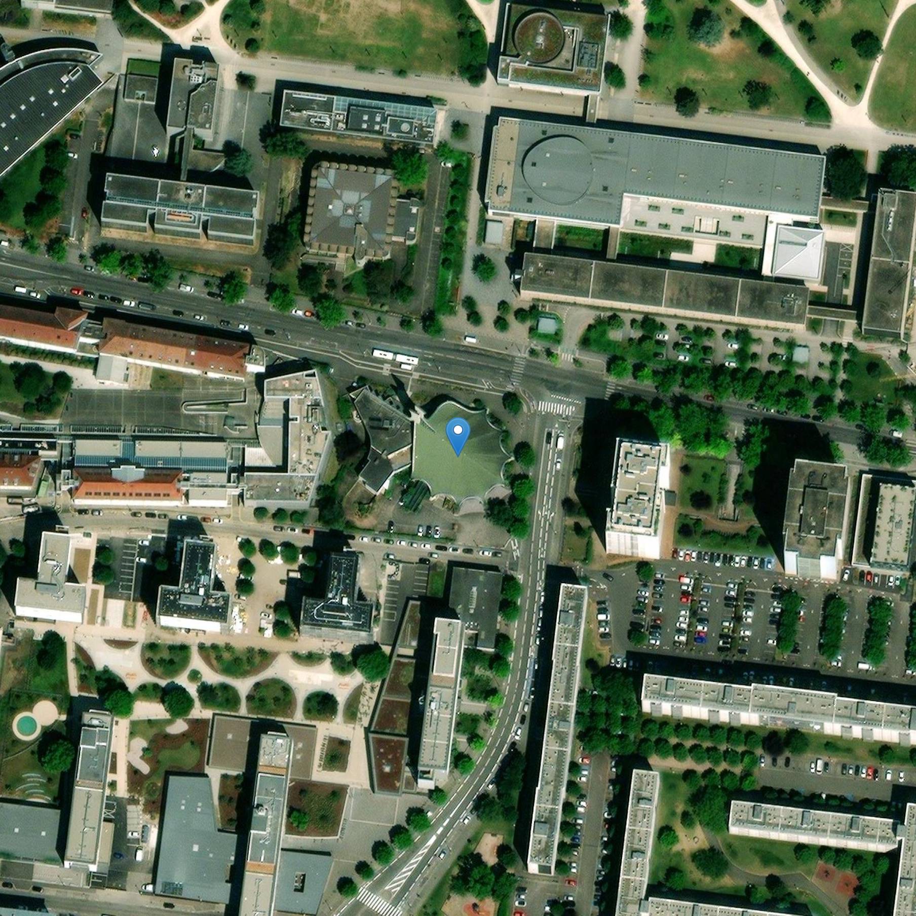 Photo de Kirche Christi Auferstanden in Straßburg