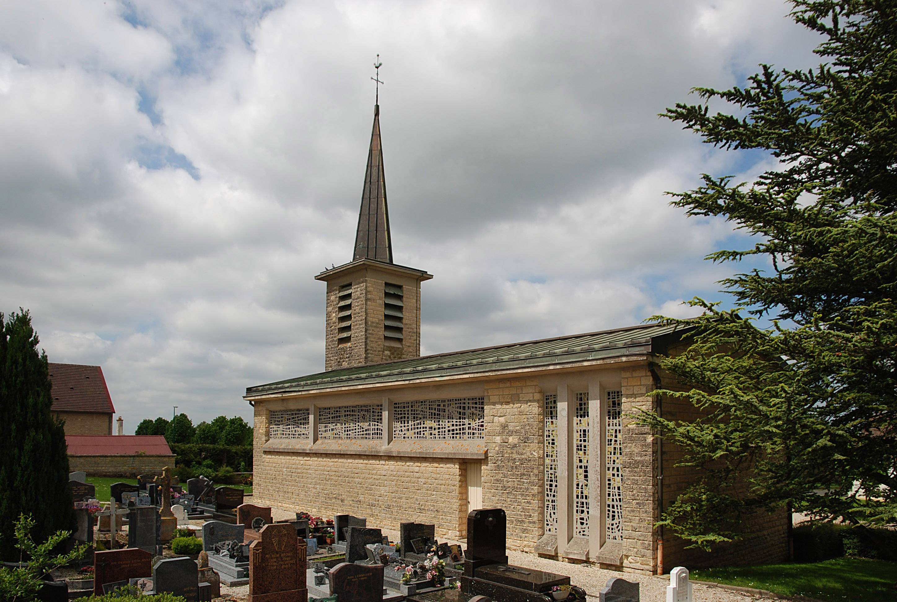 Photo de 蒂利-拉-坎帕涅圣但尼斯教堂