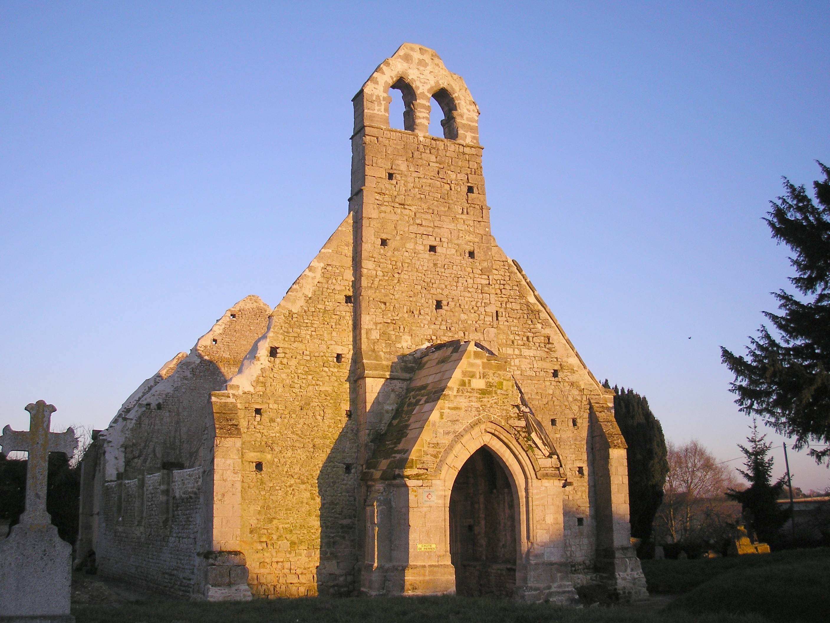 Photo de Church of St. Bazile of Covert
