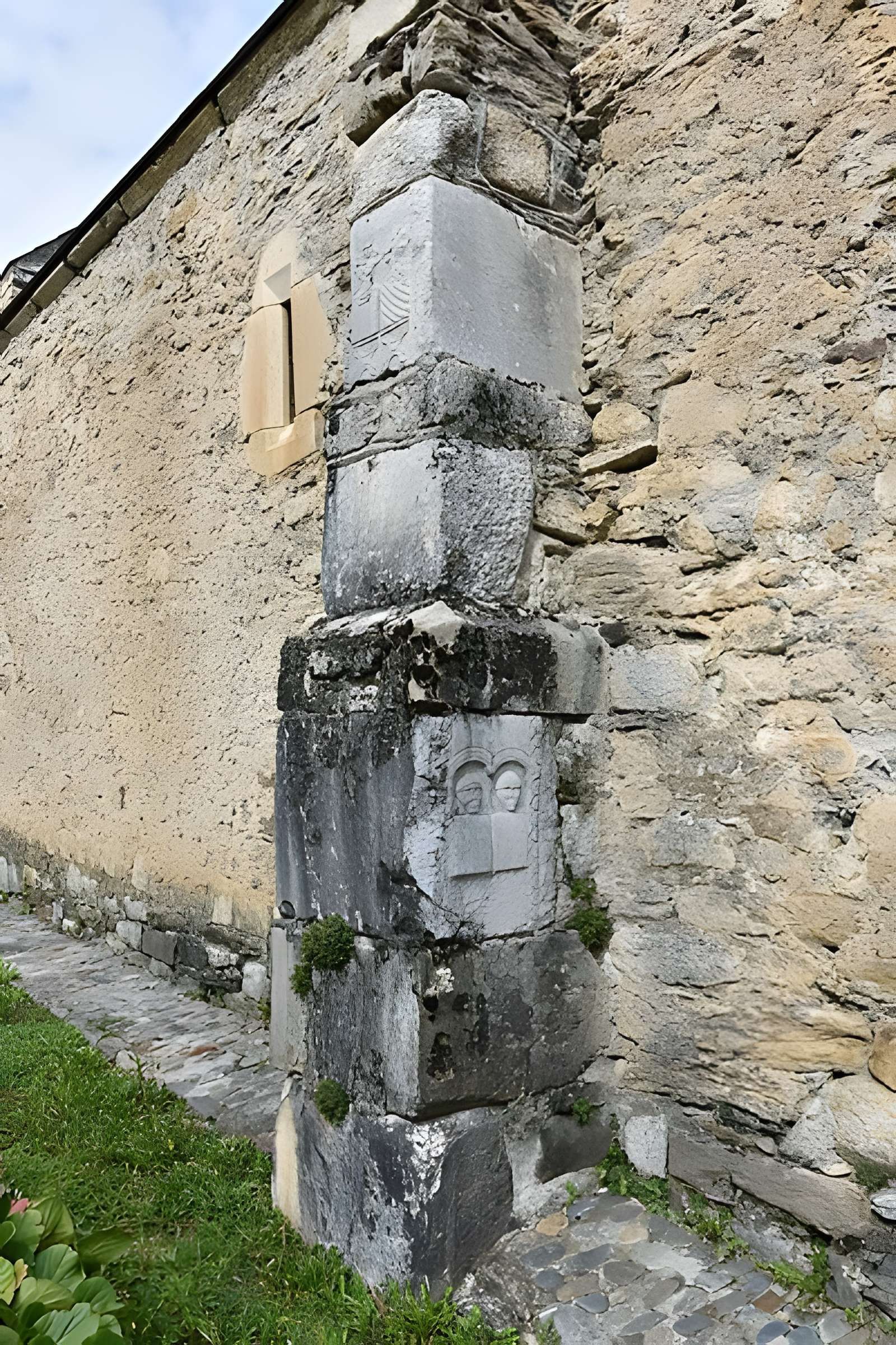 Chapelle Saint-Pé de la Moraine