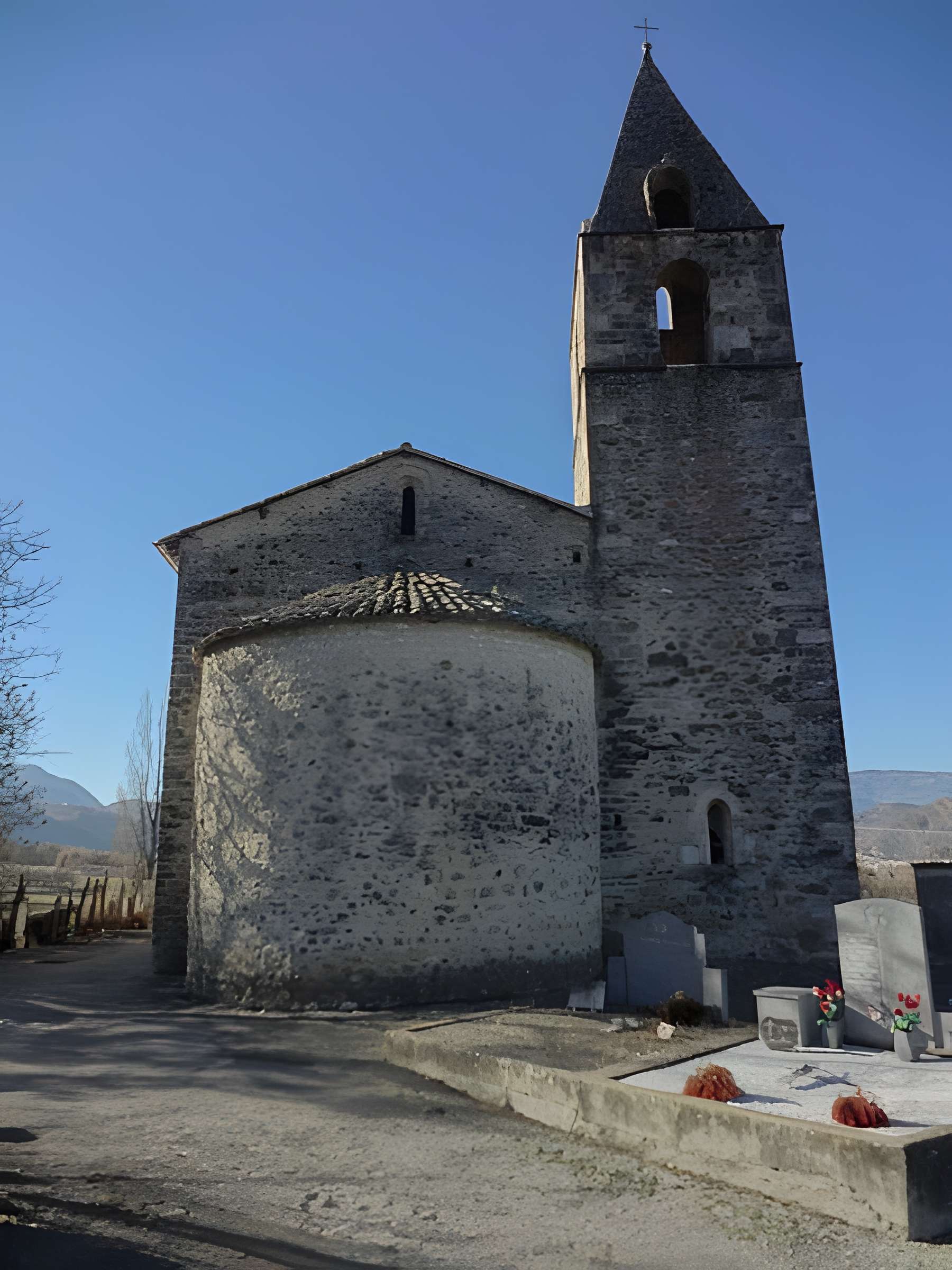 Chapelle Saint-Pierre de Curbans 