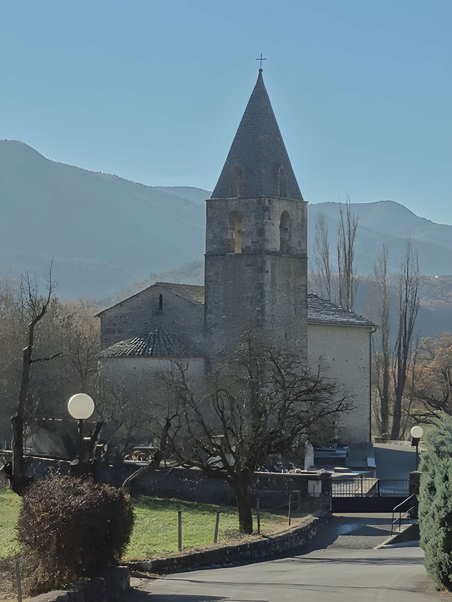 Chapelle Saint-Pierre de Curbans