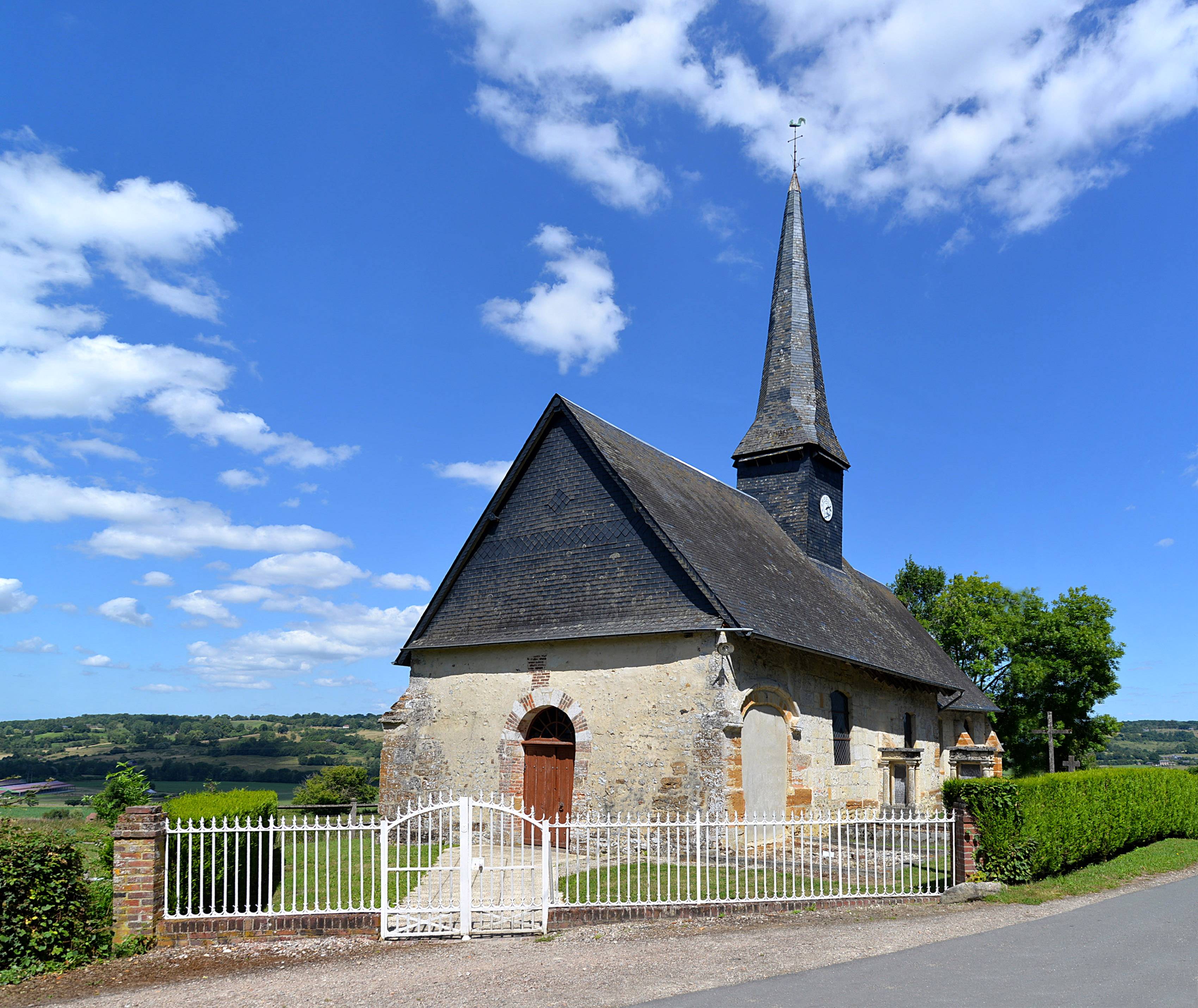 Photo de Église Saint-Laurent and Saint-Pierre de La Chapelle-Haute-Grue