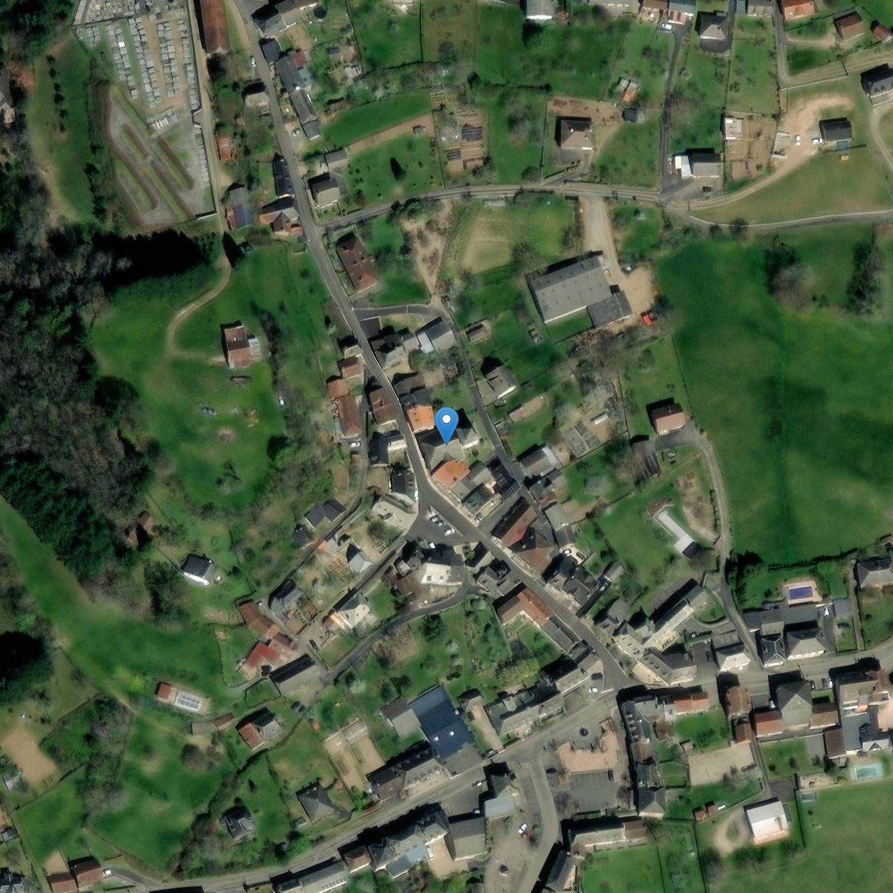 Photo de Kirche des Heiligen Bartholomew von Calvinet