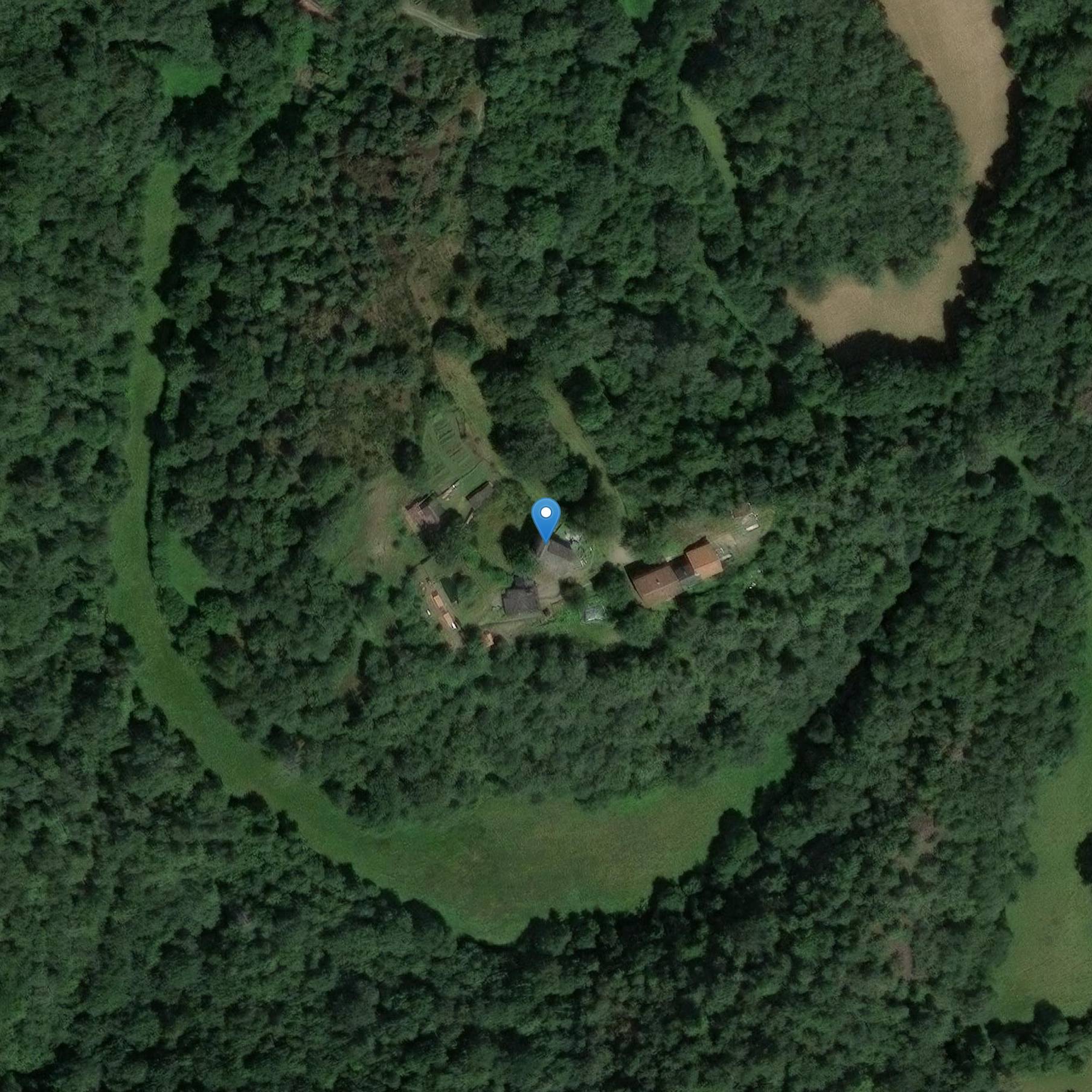 Photo de 聖ビクター聖ヴィクトリア教会 (Cantal)