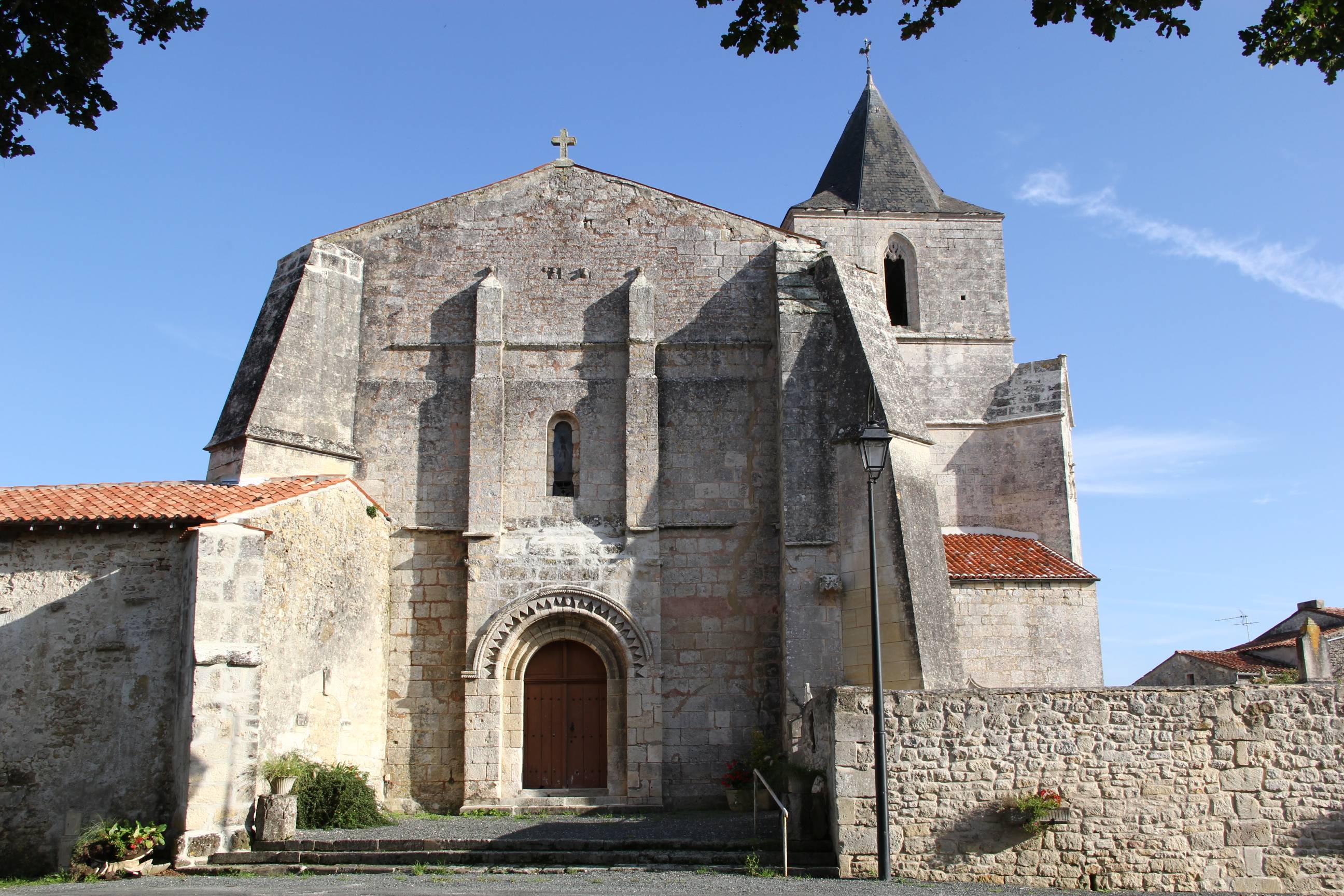 Photo de Saint Peter's Church of Champdolent