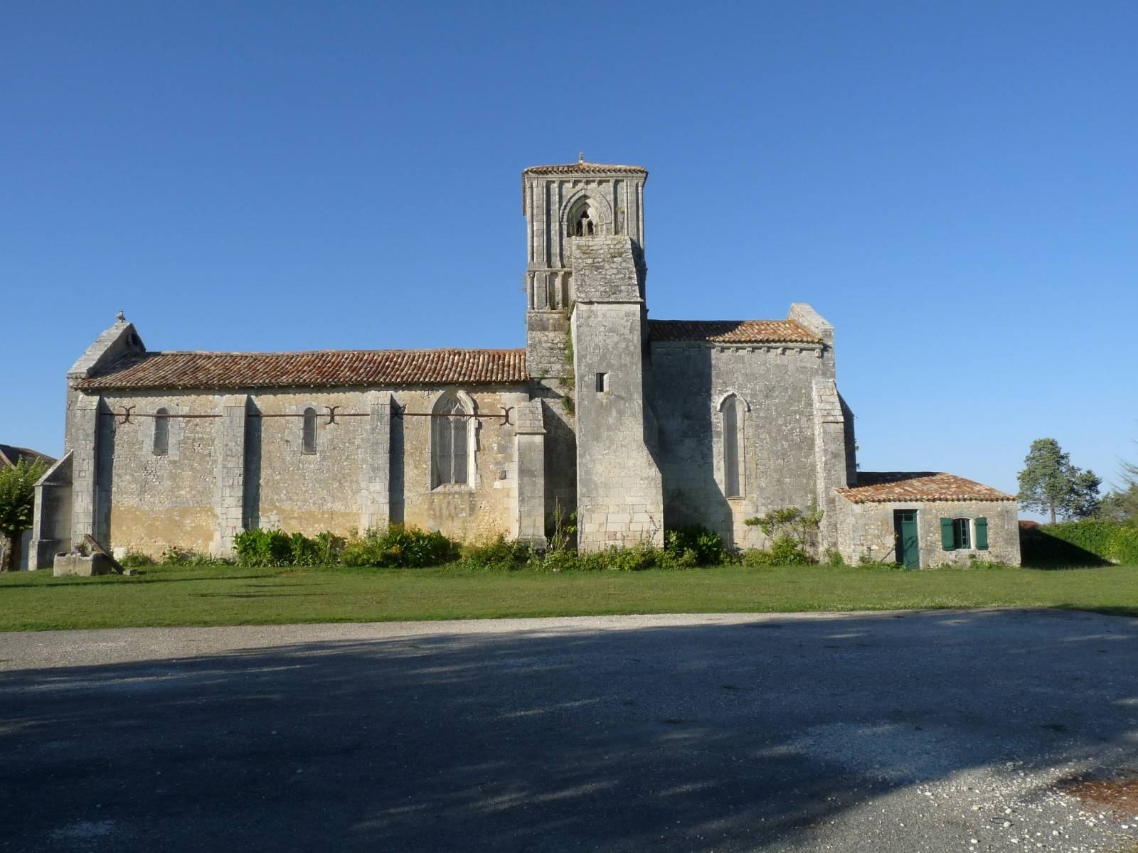 Photo de Saint Peter's Church of Consac