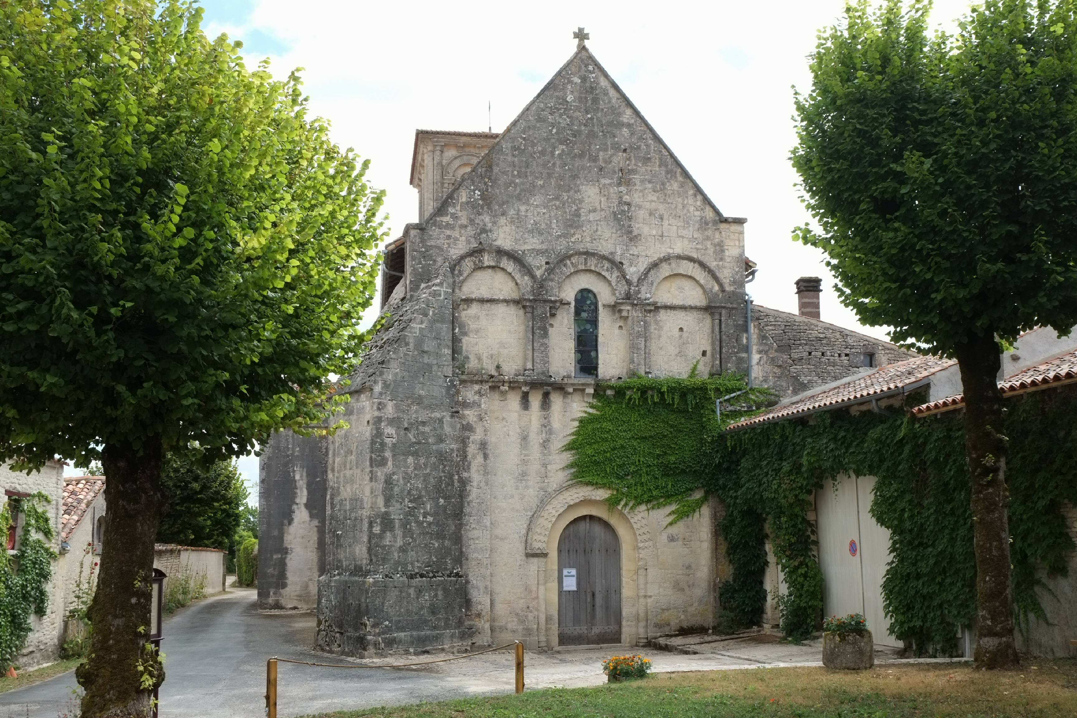 Photo de Saint-Symphorian Church of Haimps