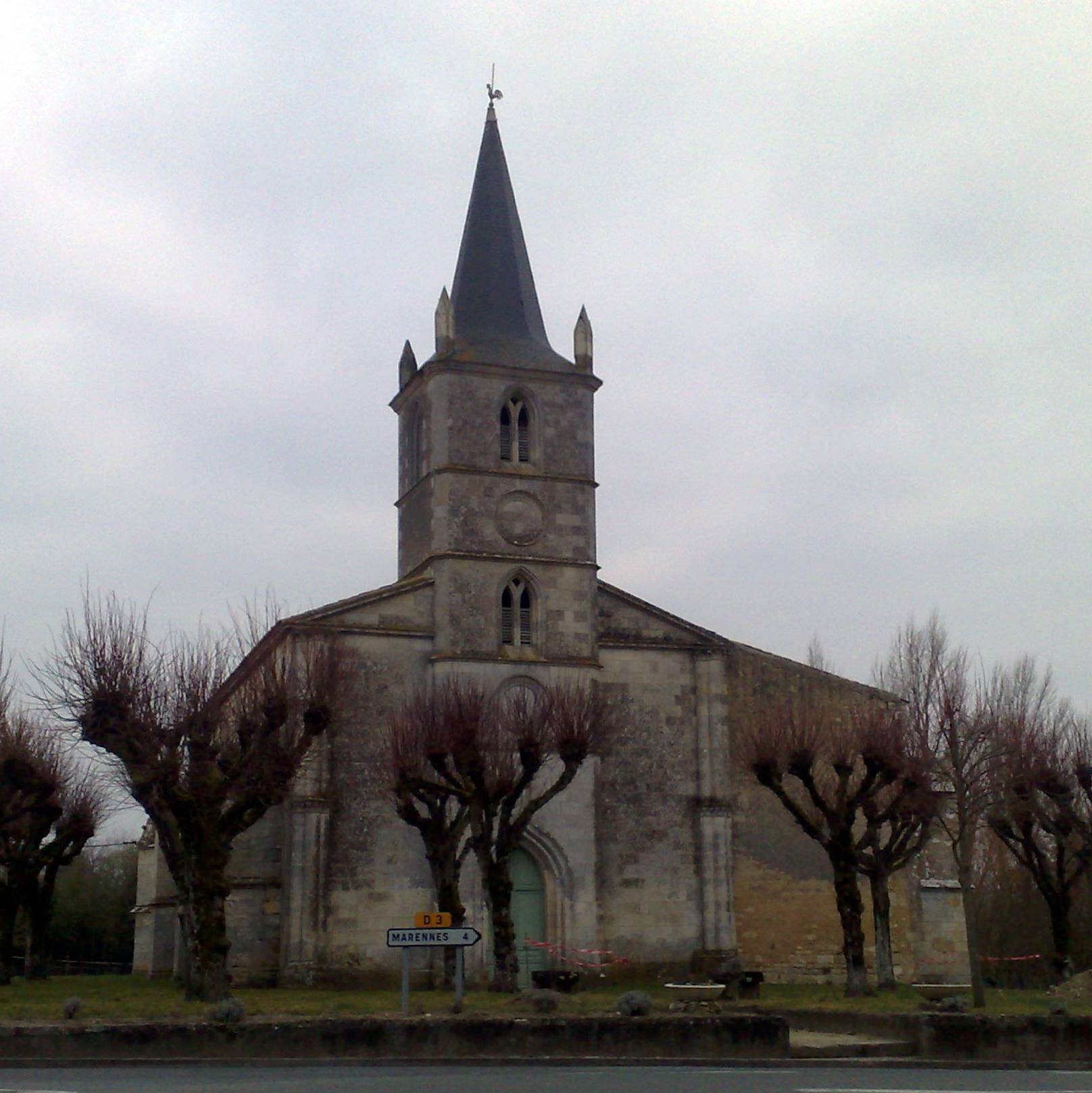 Photo de Kirche Saint-Hilaire d'Hiers