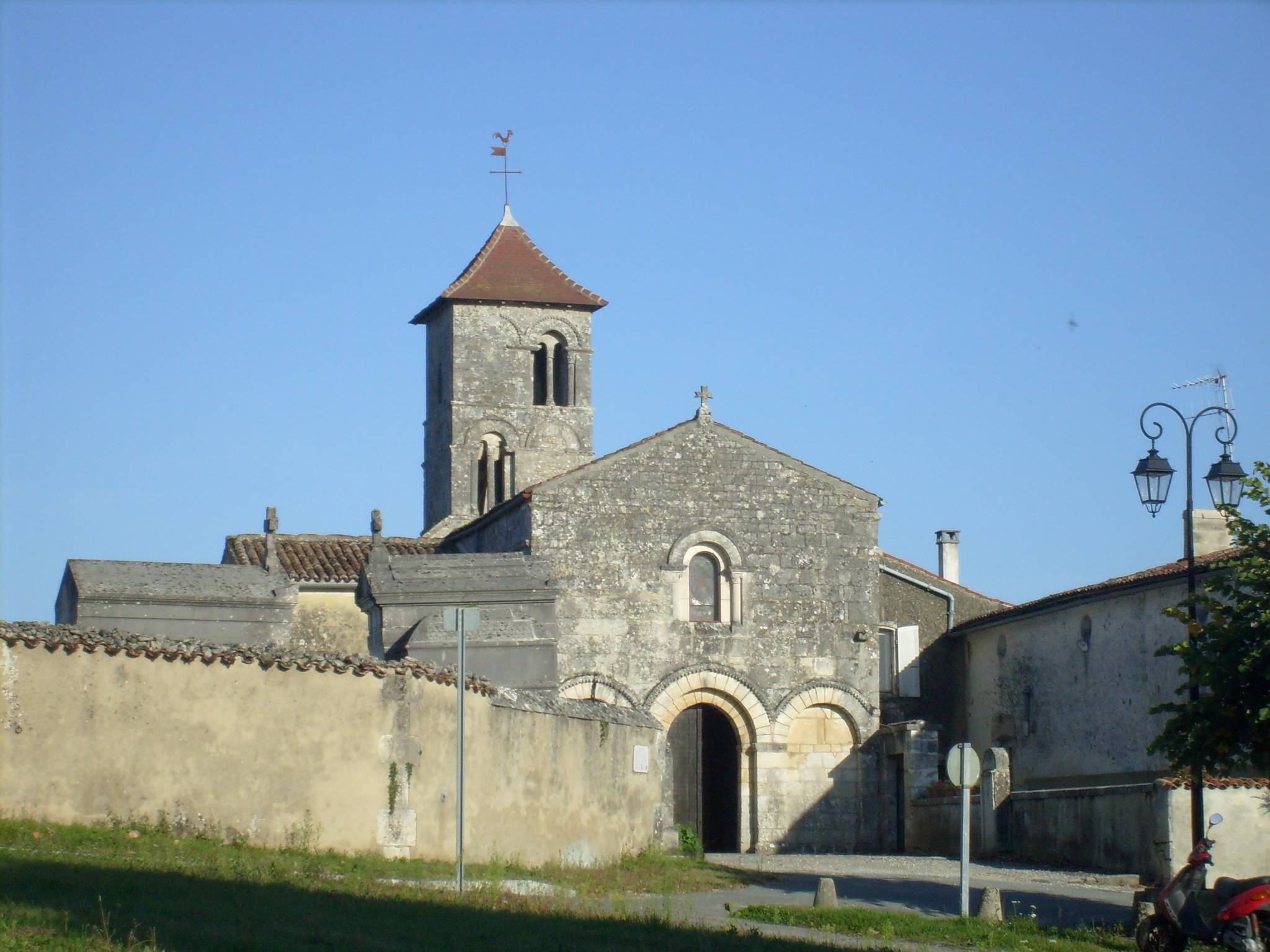 Photo de Église Saint-Brice de Saint-Bris-des-Bois