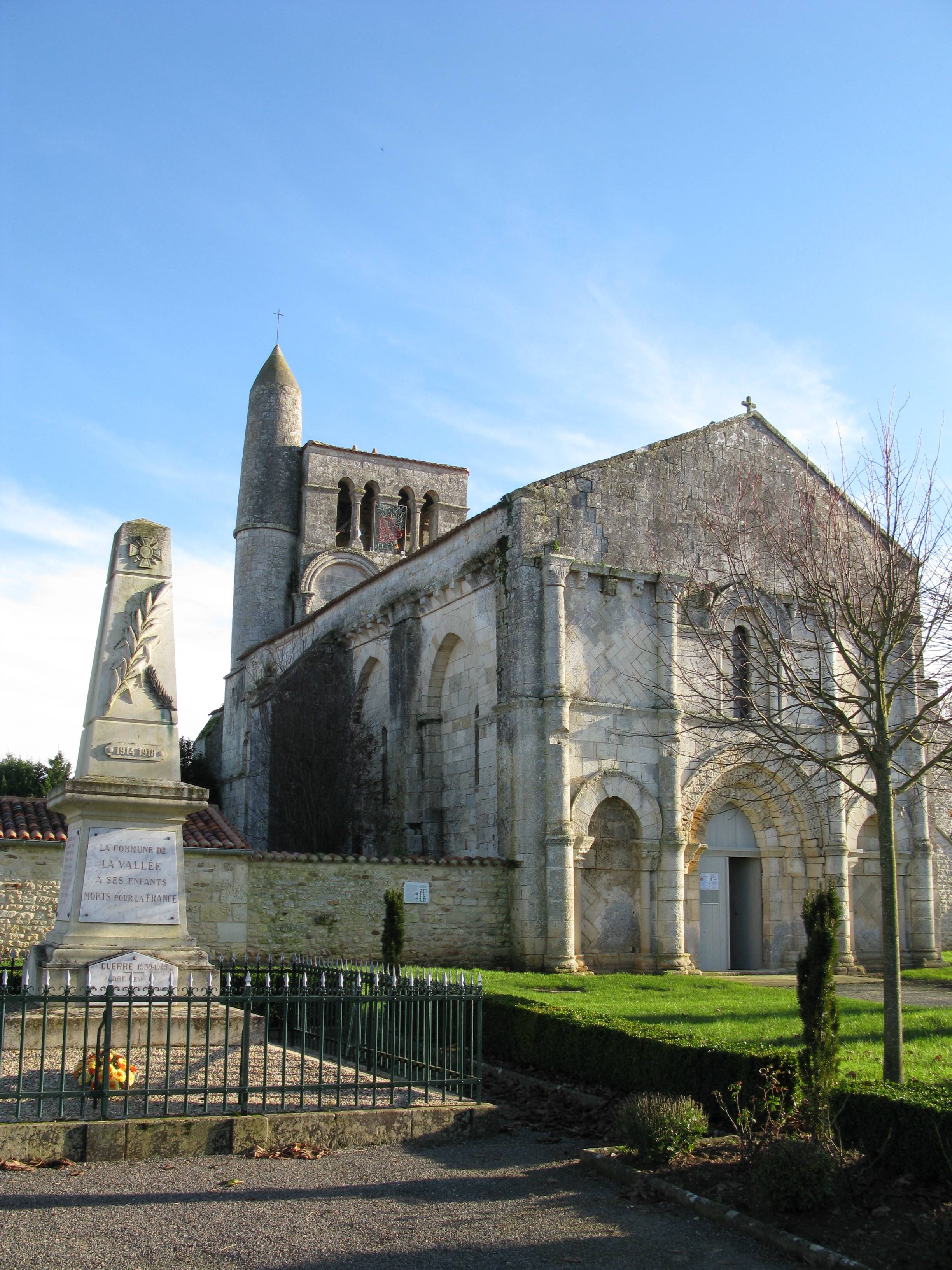 Photo de Église Saint-Vivien de La Vallée