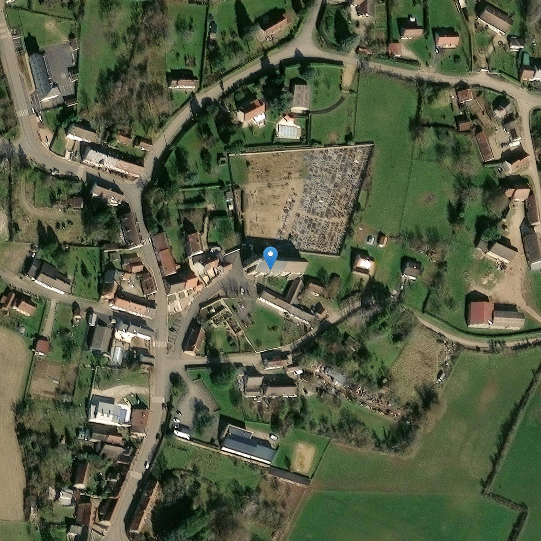 Photo de Saint-Julien kerk van Jussy-le-Chaudrier