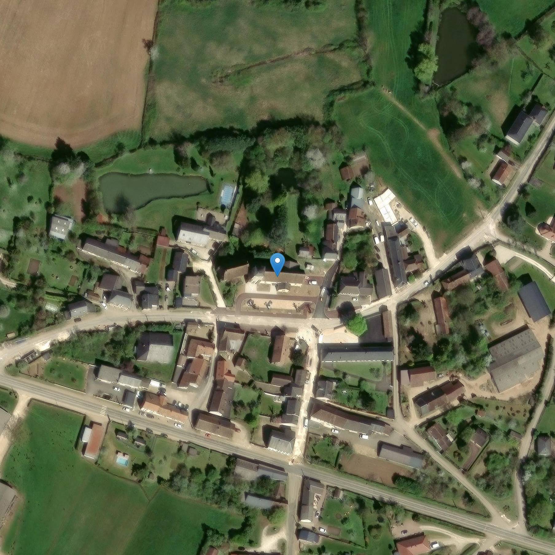 Photo de Iglesia de San Martín de Menetou-Râtel