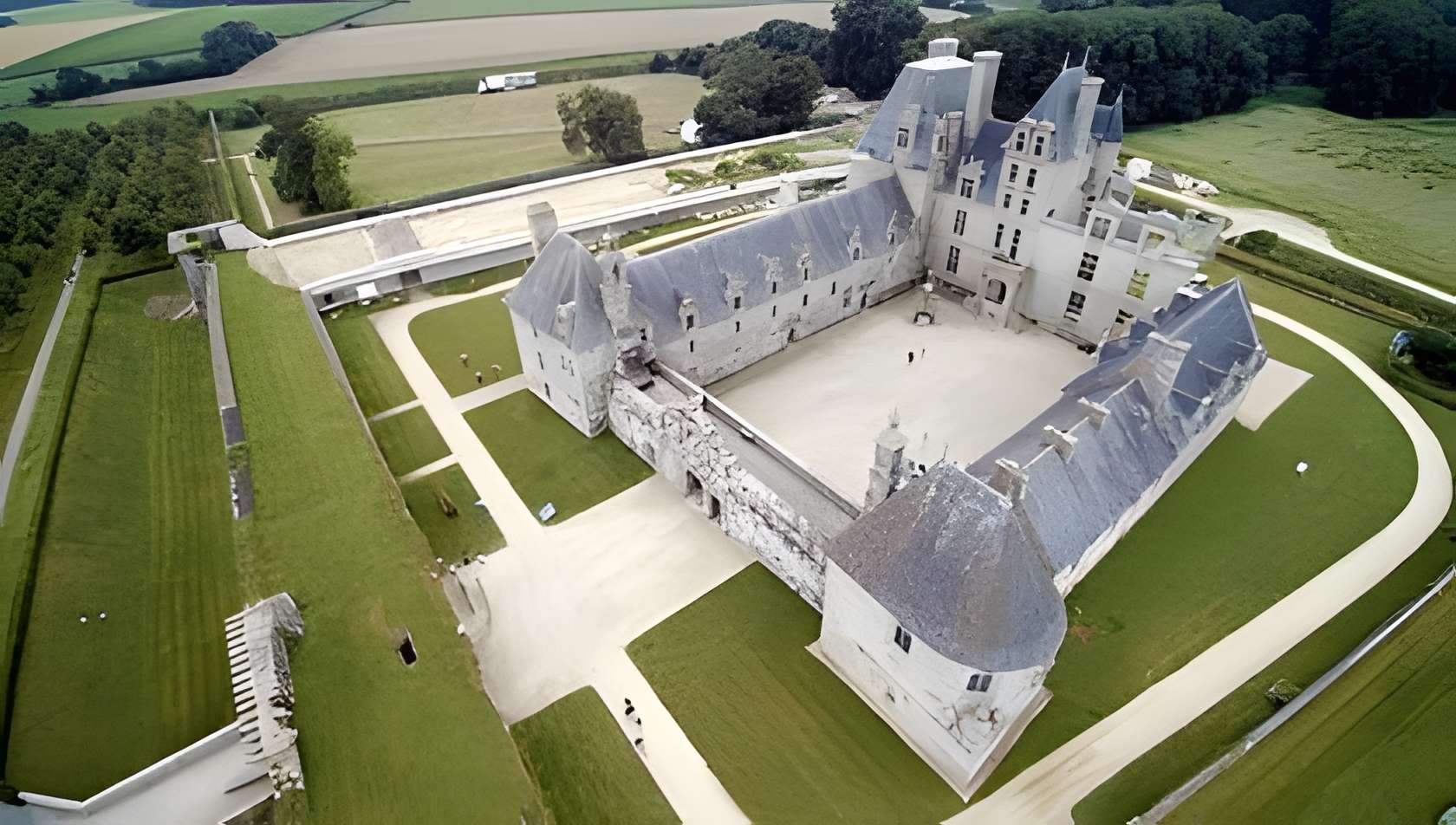 Château de Kerjean vue aérienne