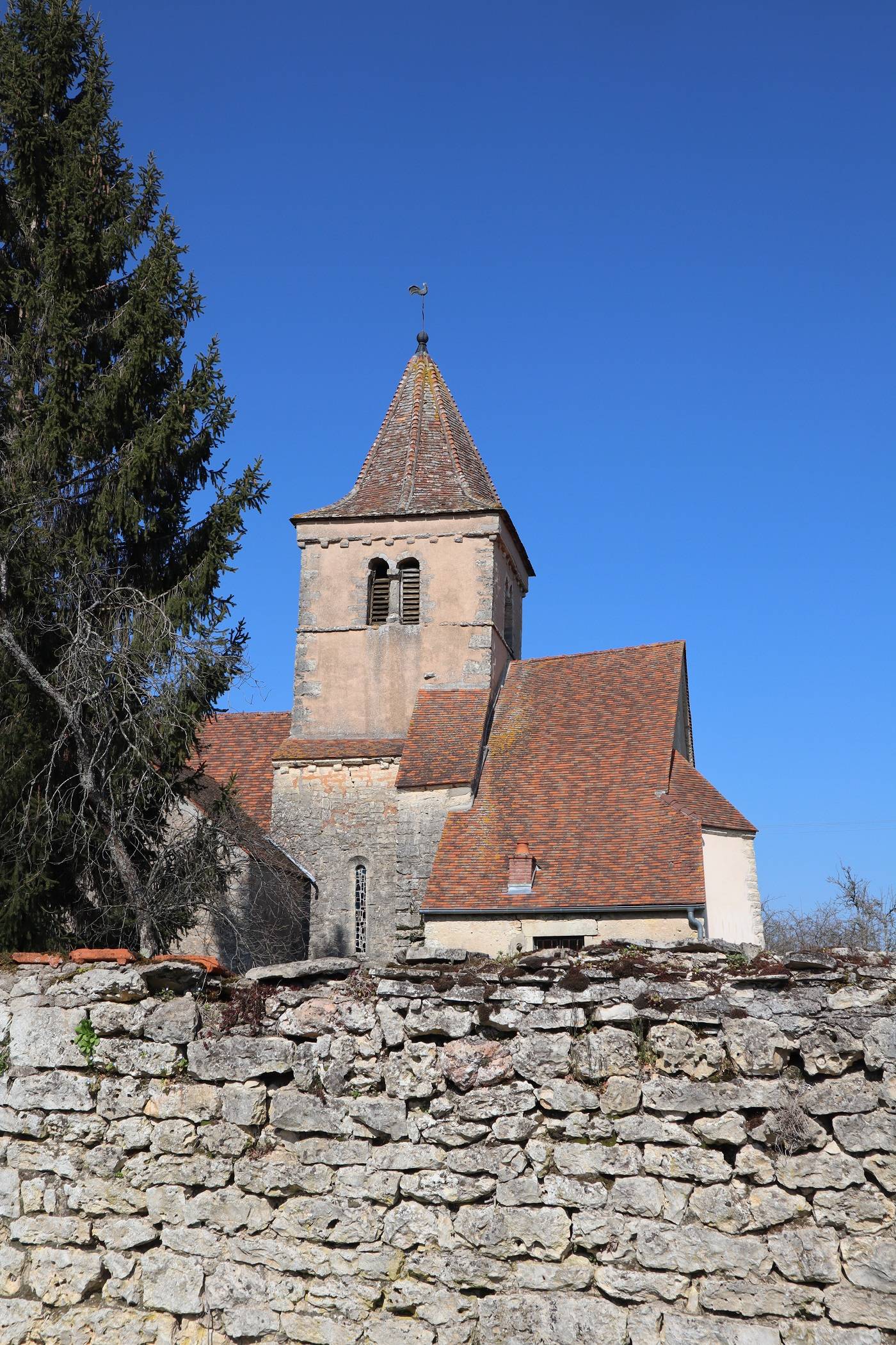 Photo de Church of the Assumption of Cheuge
