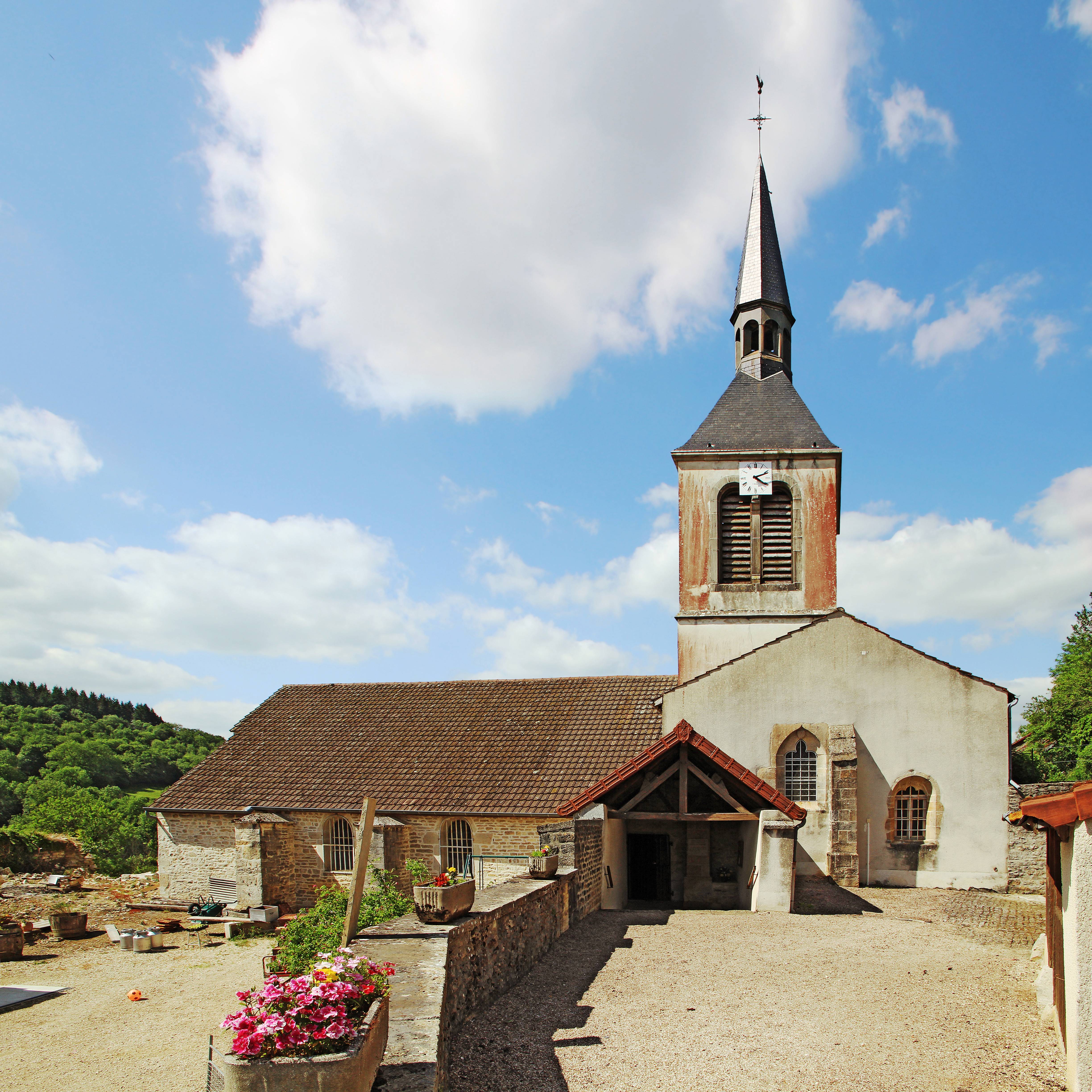 Photo de 圣梅斯敏圣斯尔皮克教堂