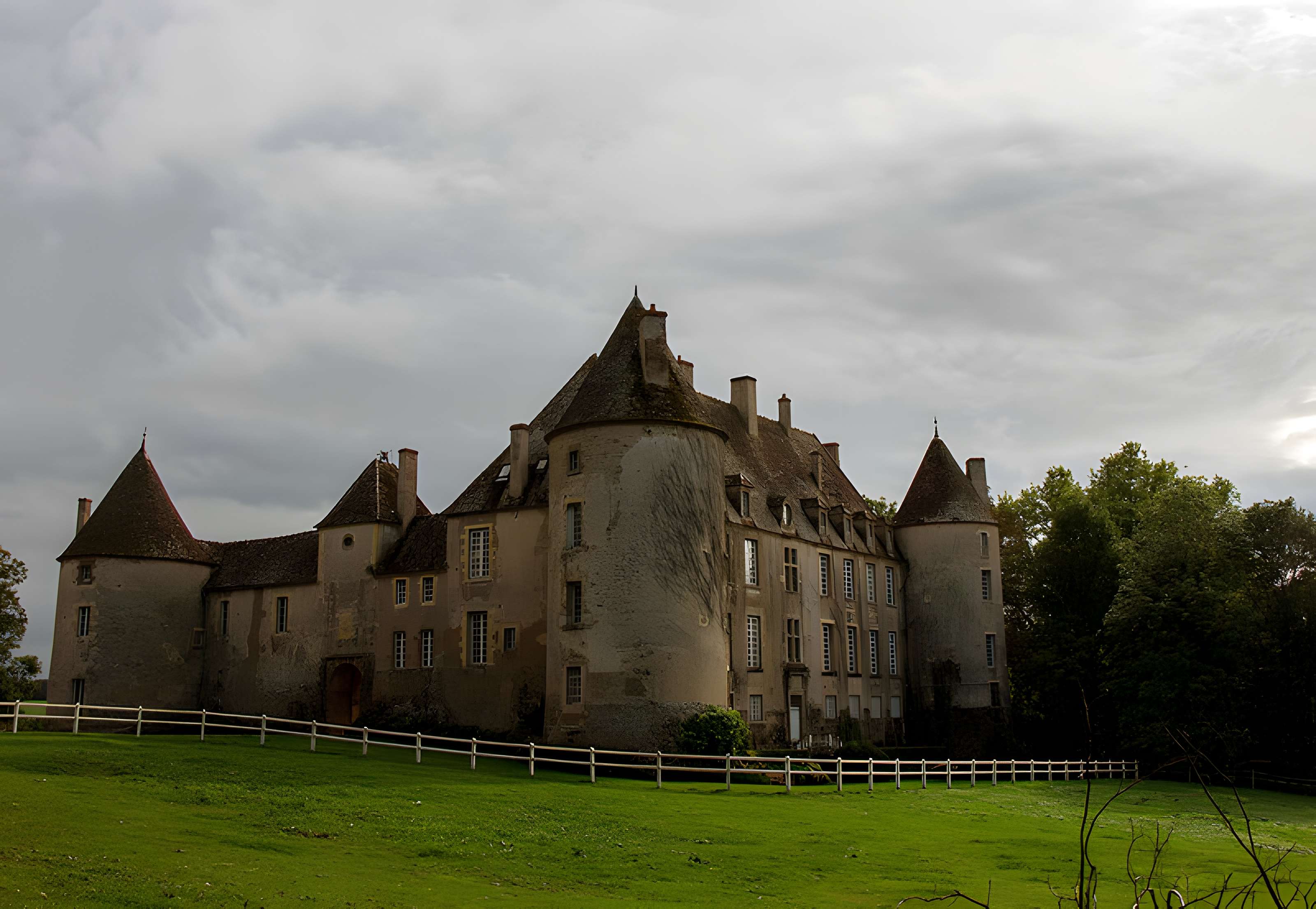 Château de Chitry-les-Mines