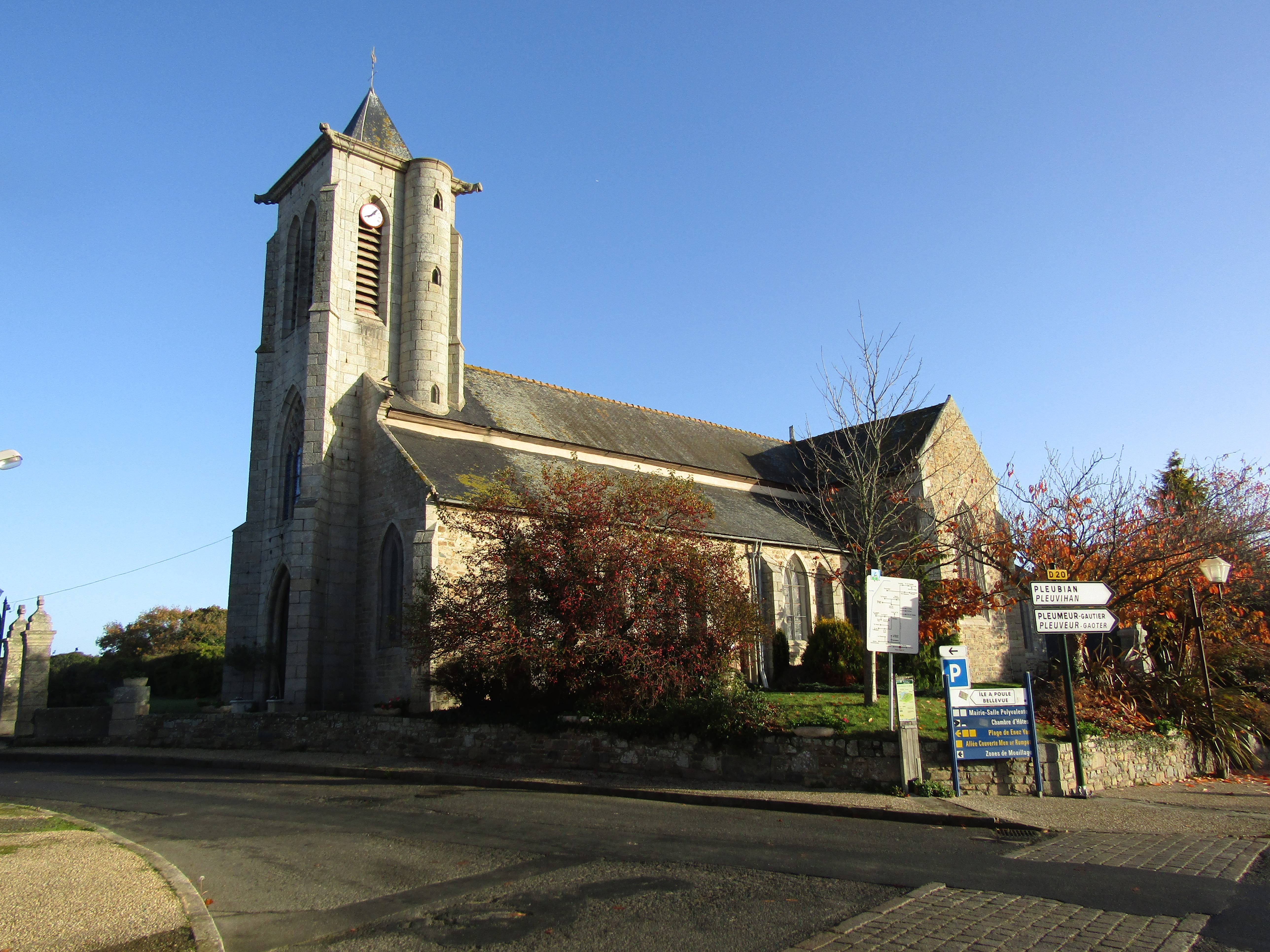 Photo de Notre-Dame-des-Neiges Kerk van Kerbors