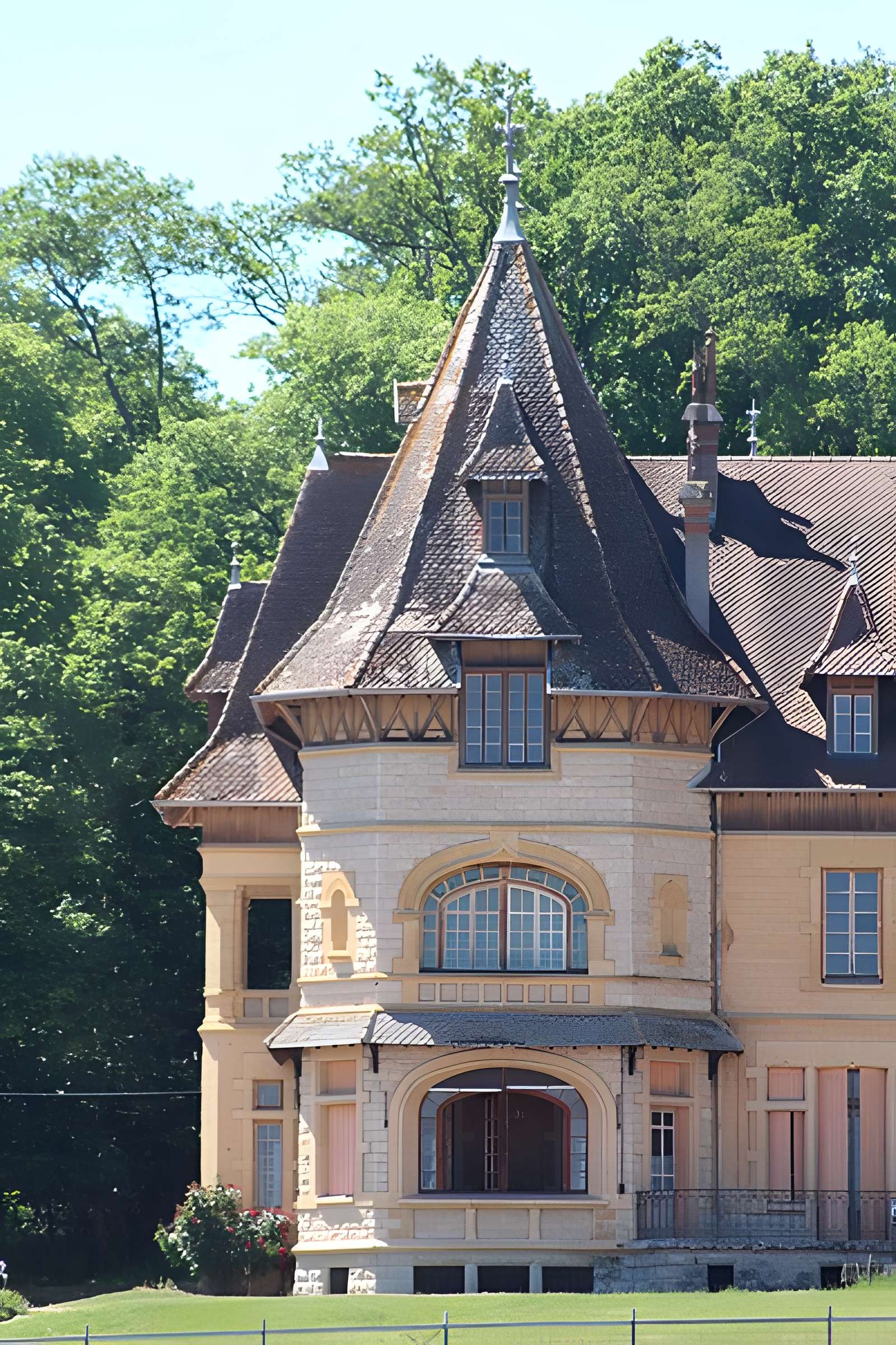 Château de Corcelles à Charolles