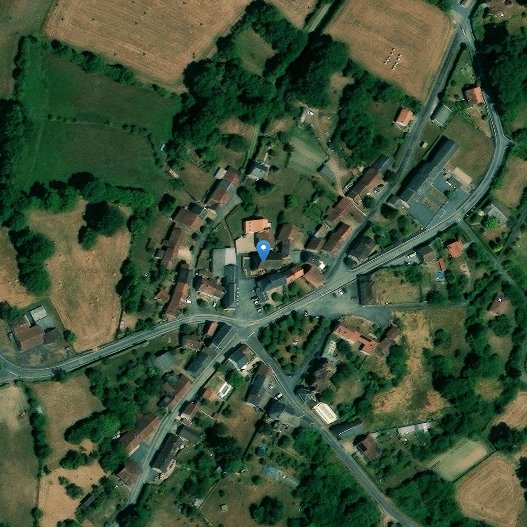 Photo de Kerk van Saint Sulpice de Lafat