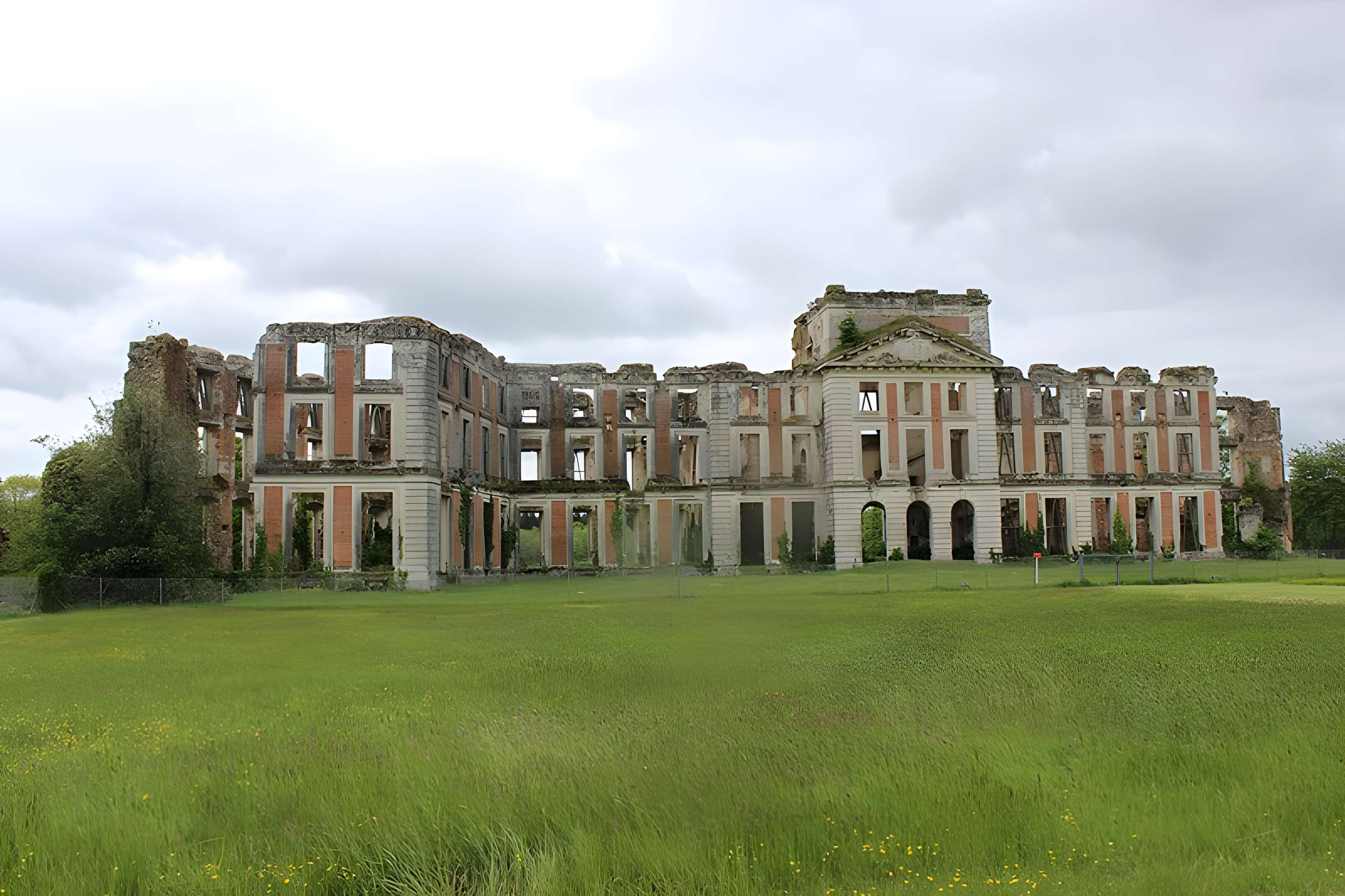 Château de la Ferté-Vidame