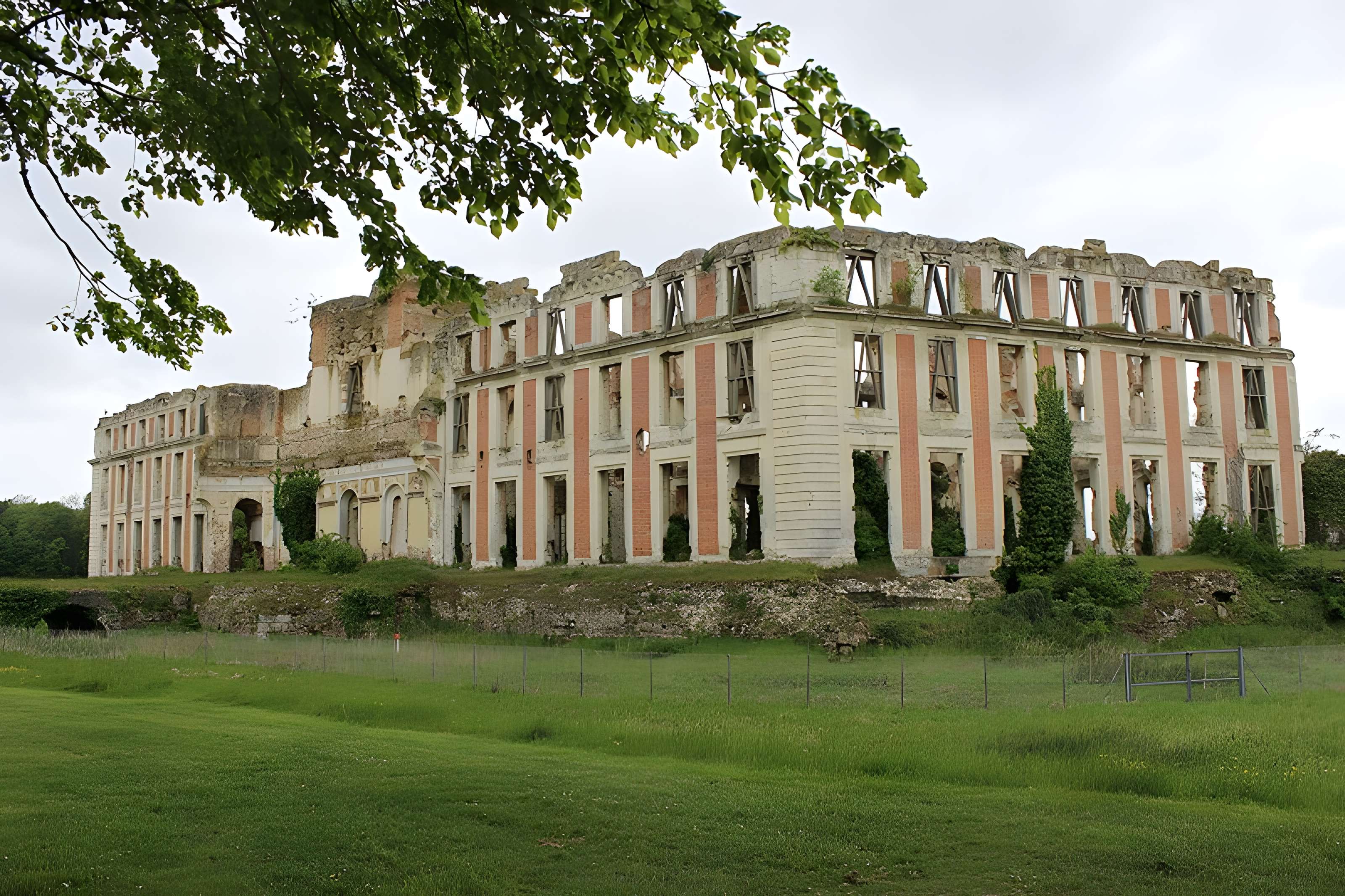Château de la Ferté-Vidame