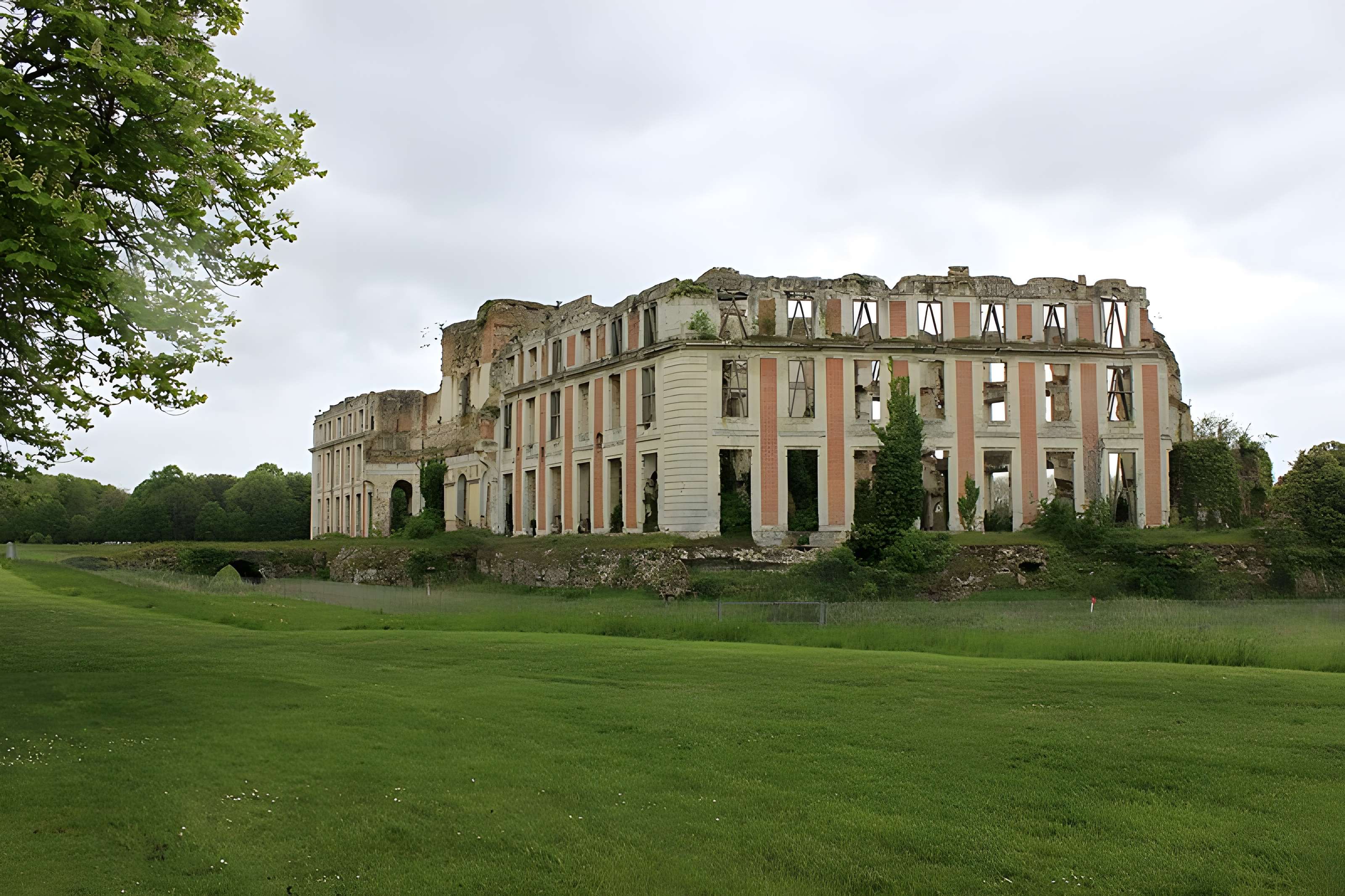 Château de la Ferté-Vidame
