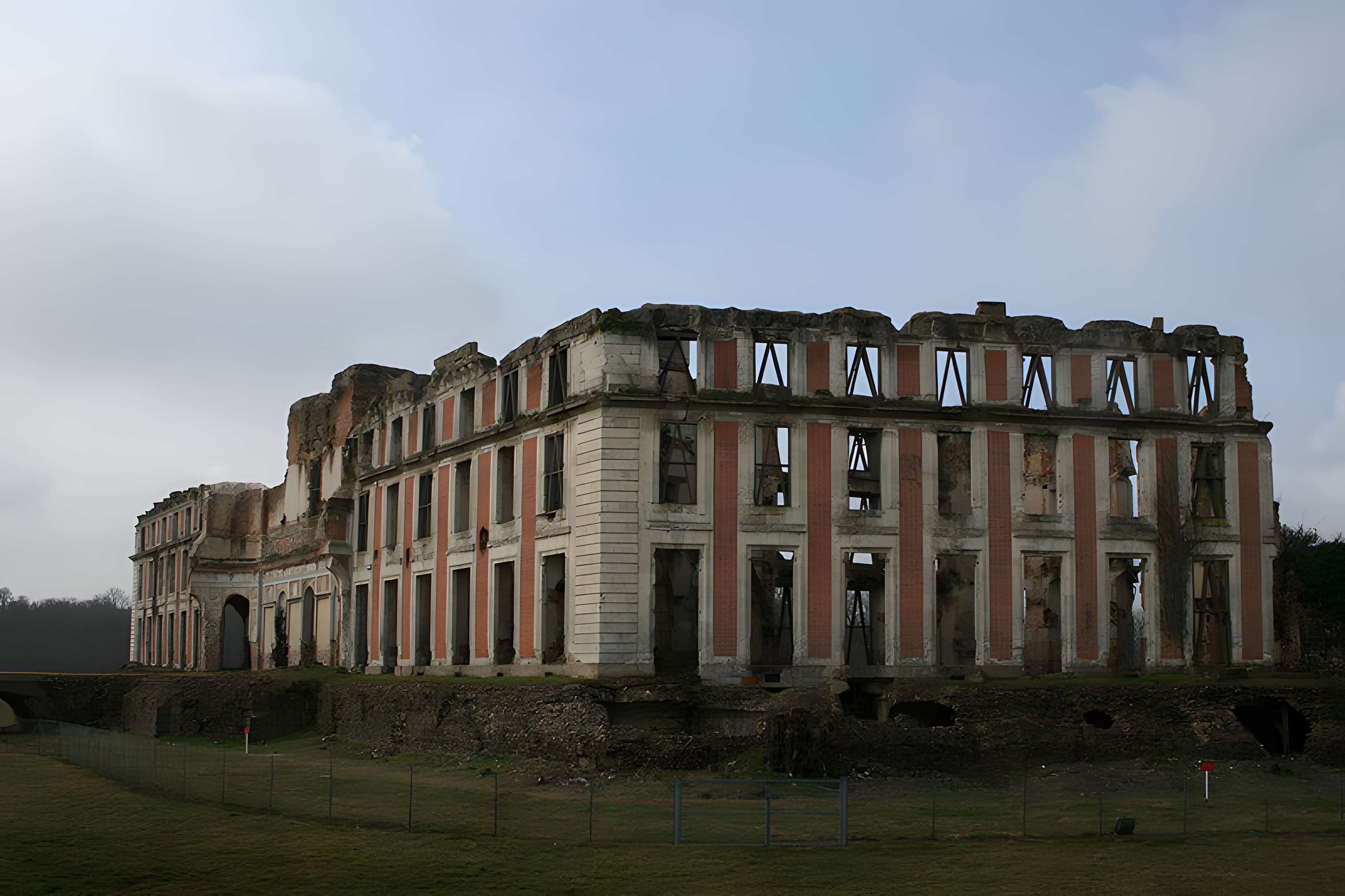 Château de la Ferté-Vidame