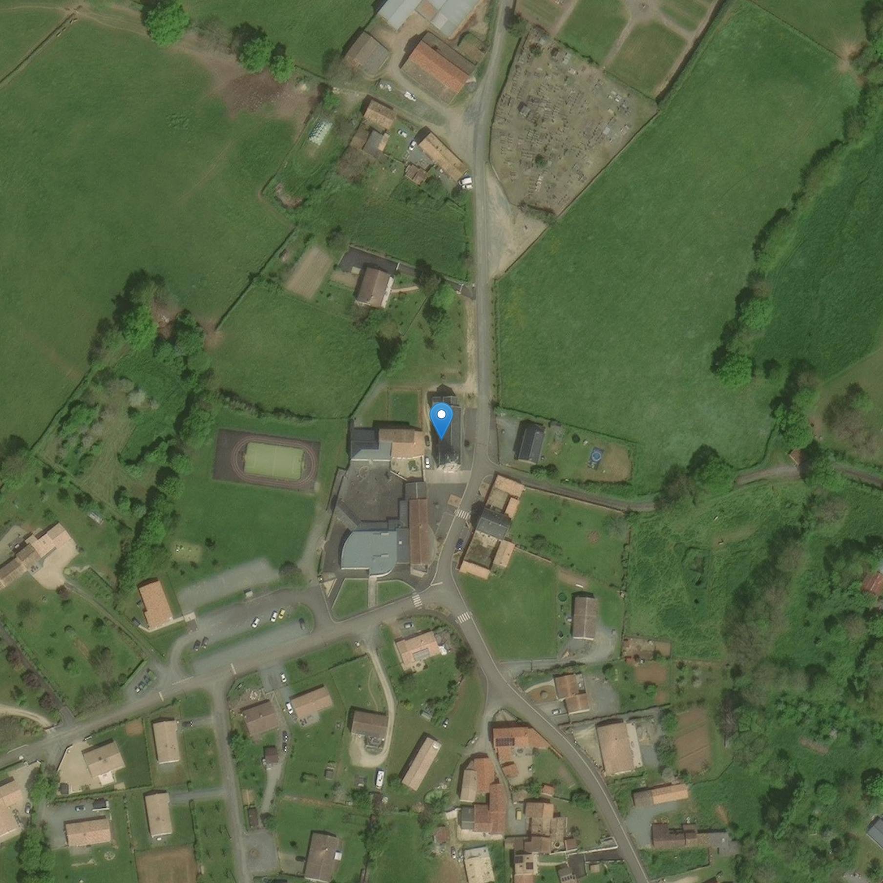 Photo de 拉沙佩勒-巴通圣马约克教堂