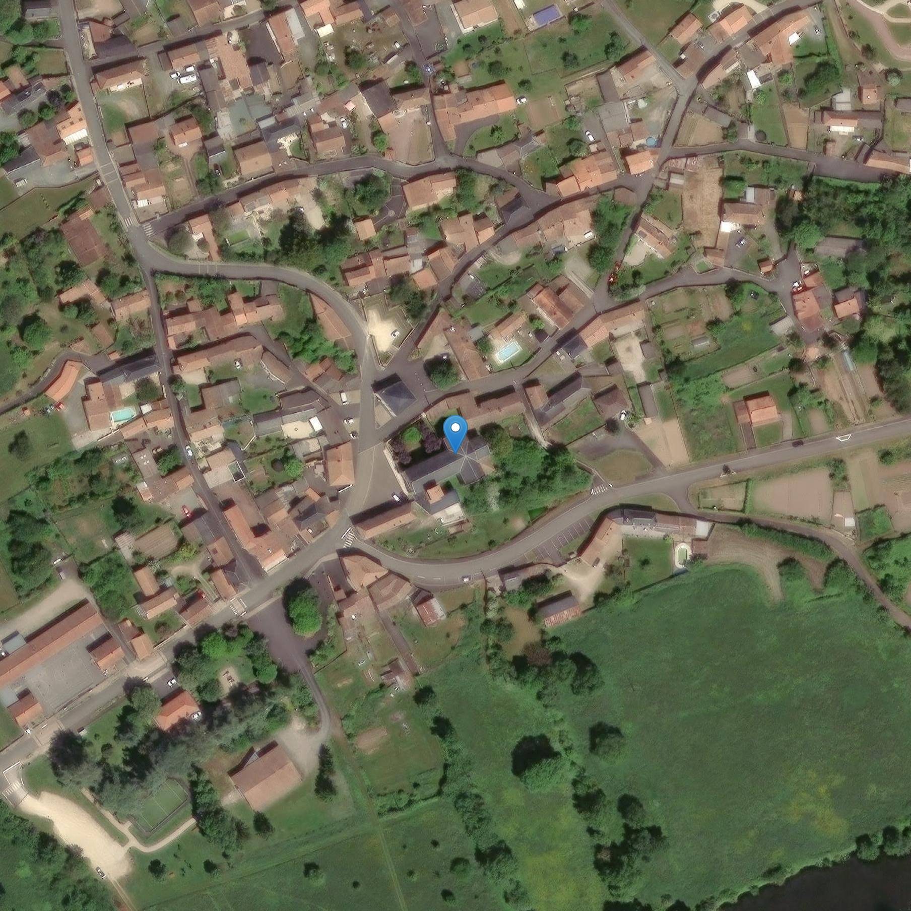 Photo de Saint Martin de Louin Church