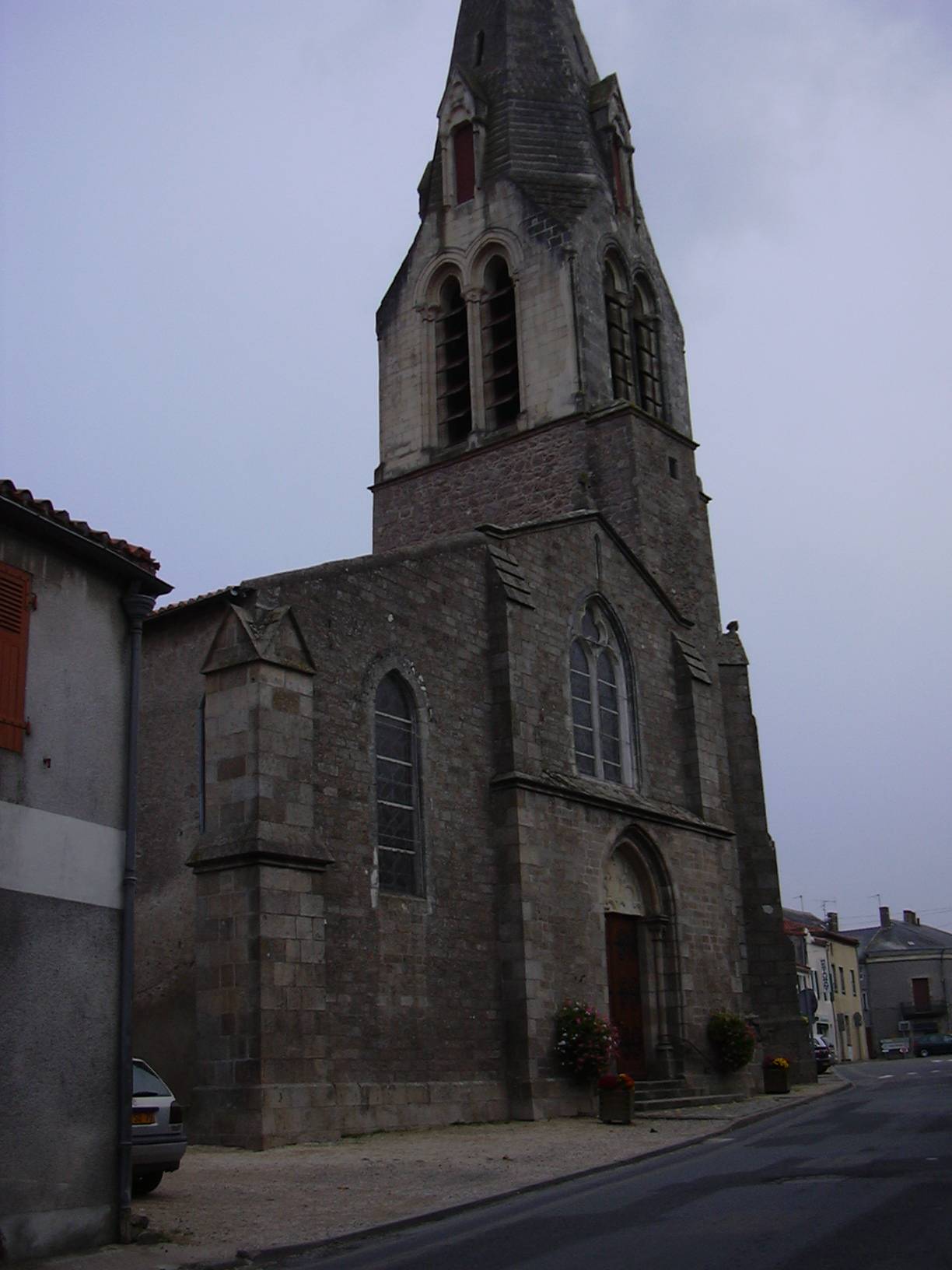 Photo de Chiesa Saint-Hilaire di Nueil-les-Aubiers