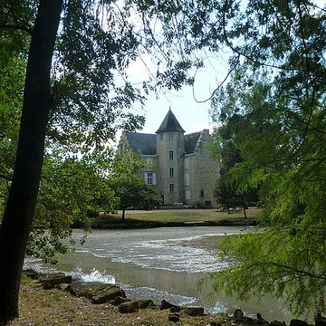Château de Francs
