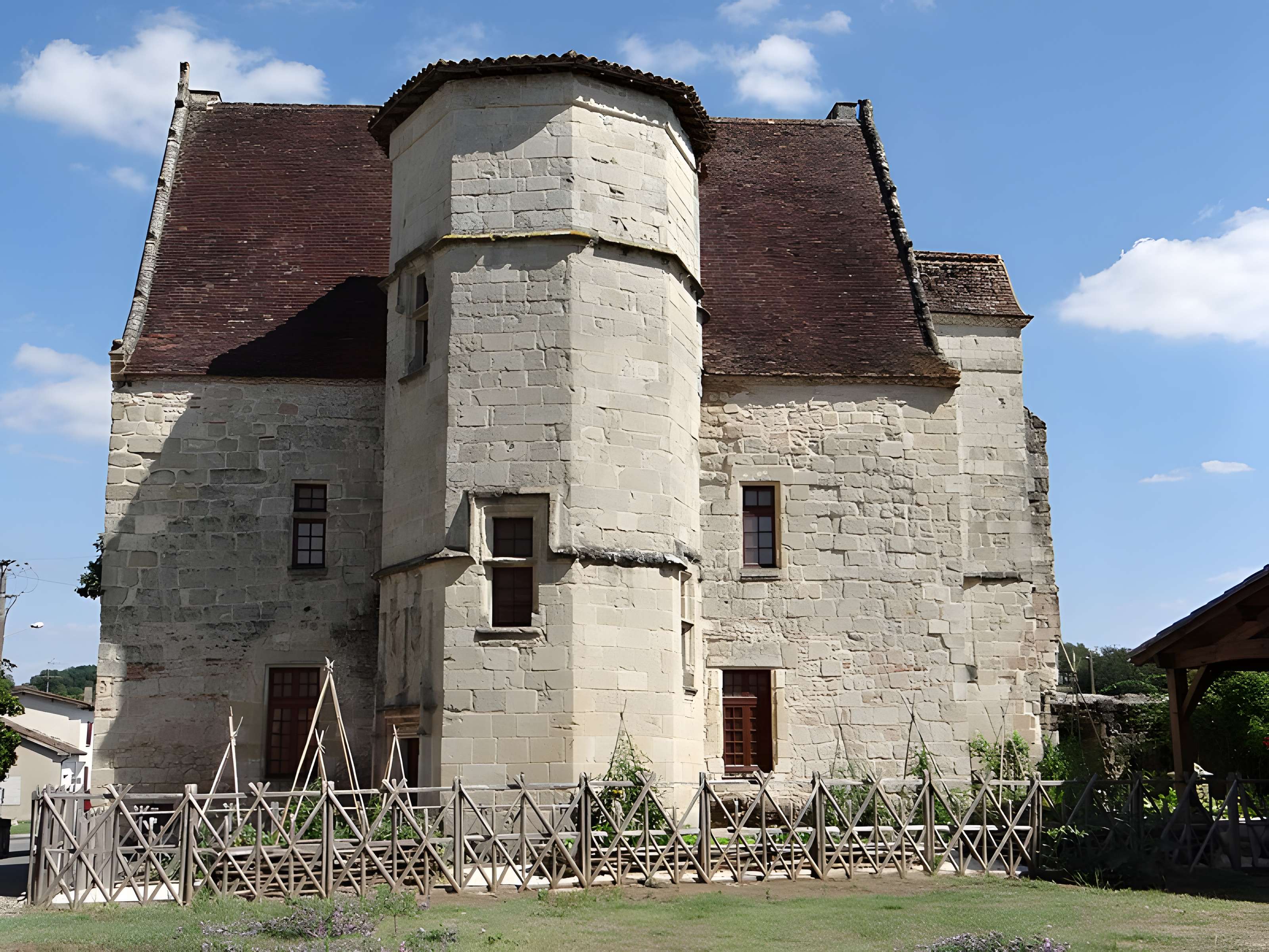 Château de Gontaud-de-Nogaret
