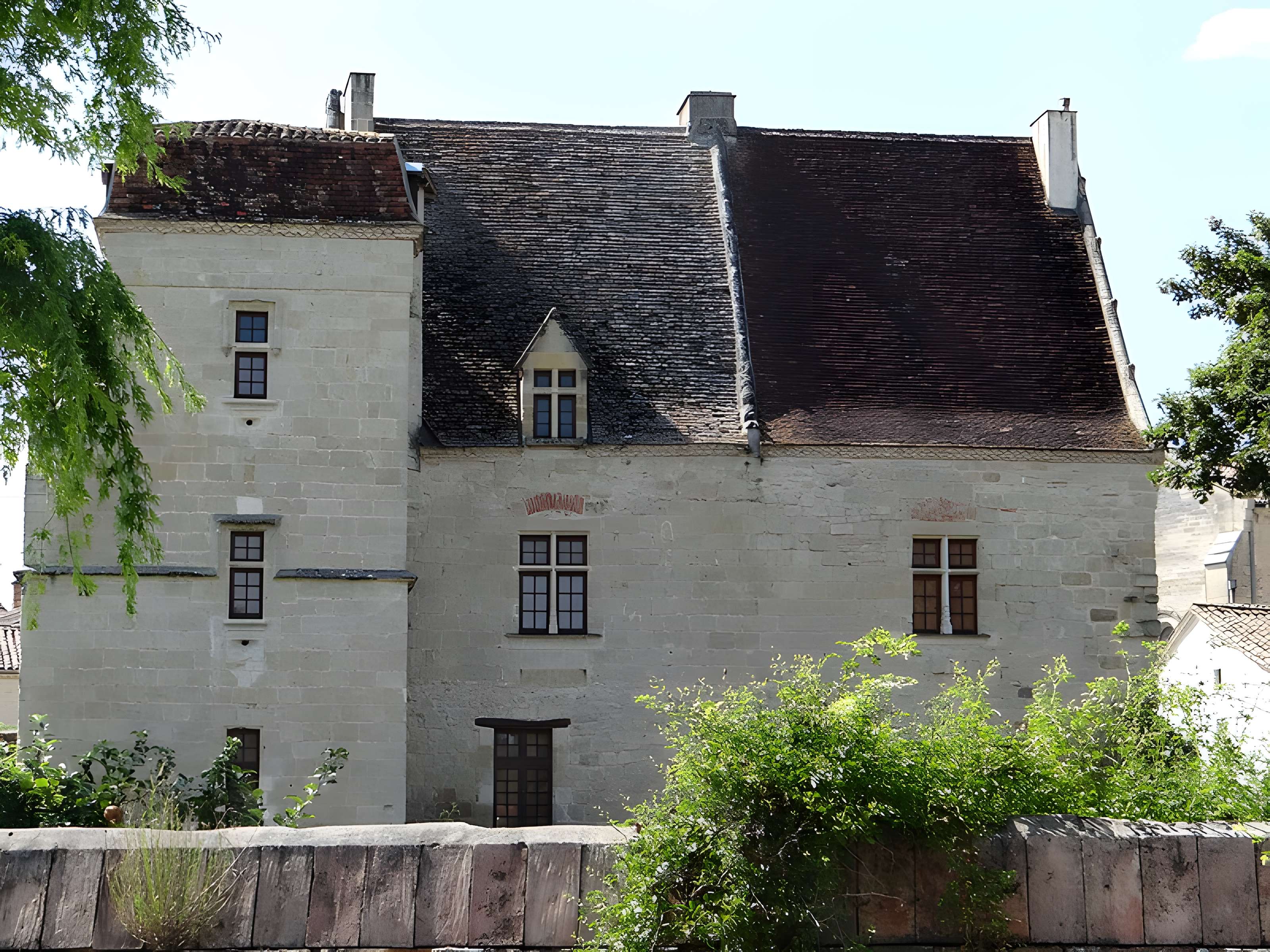 Château de Gontaud-de-Nogaret