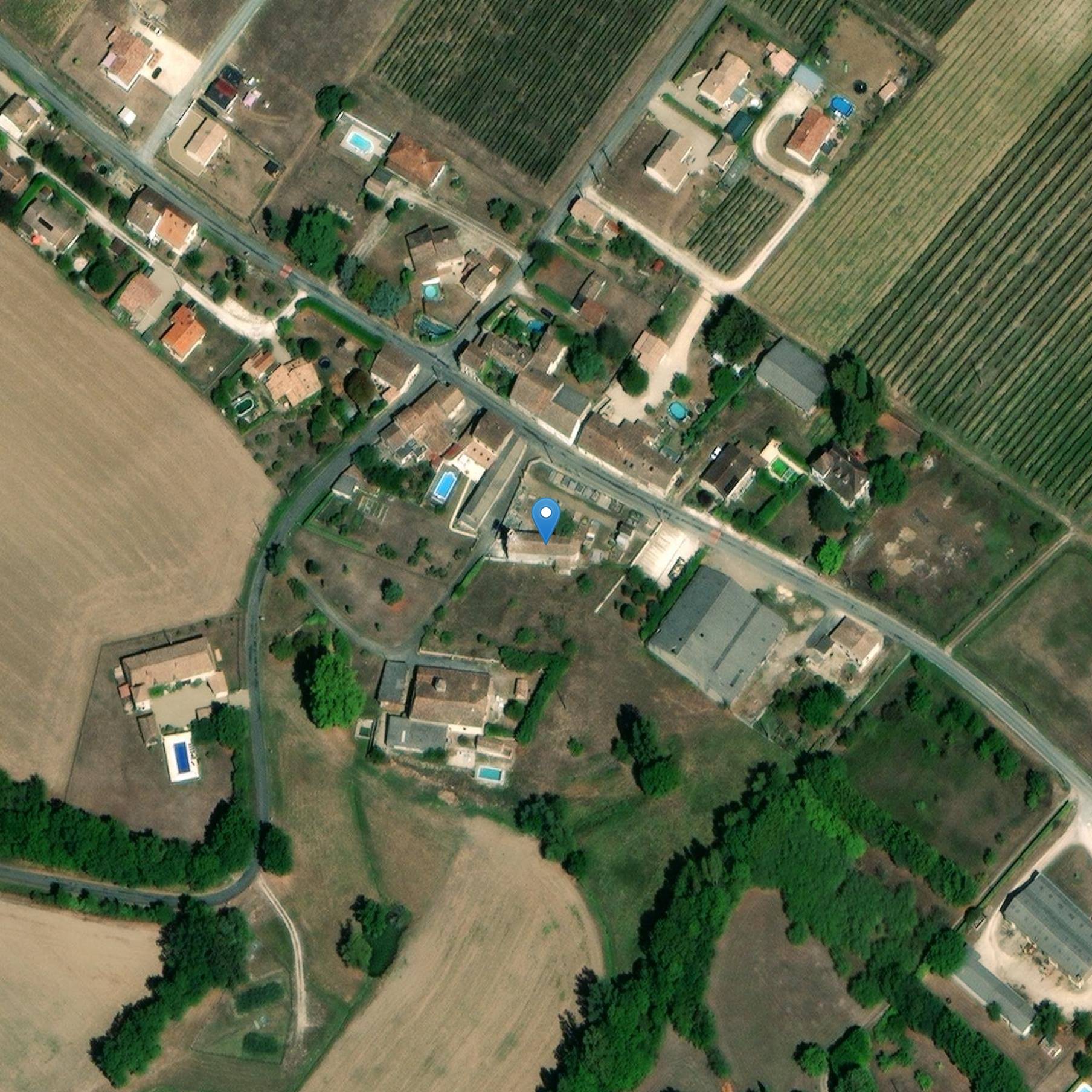 Photo de 圣萨图宁教堂