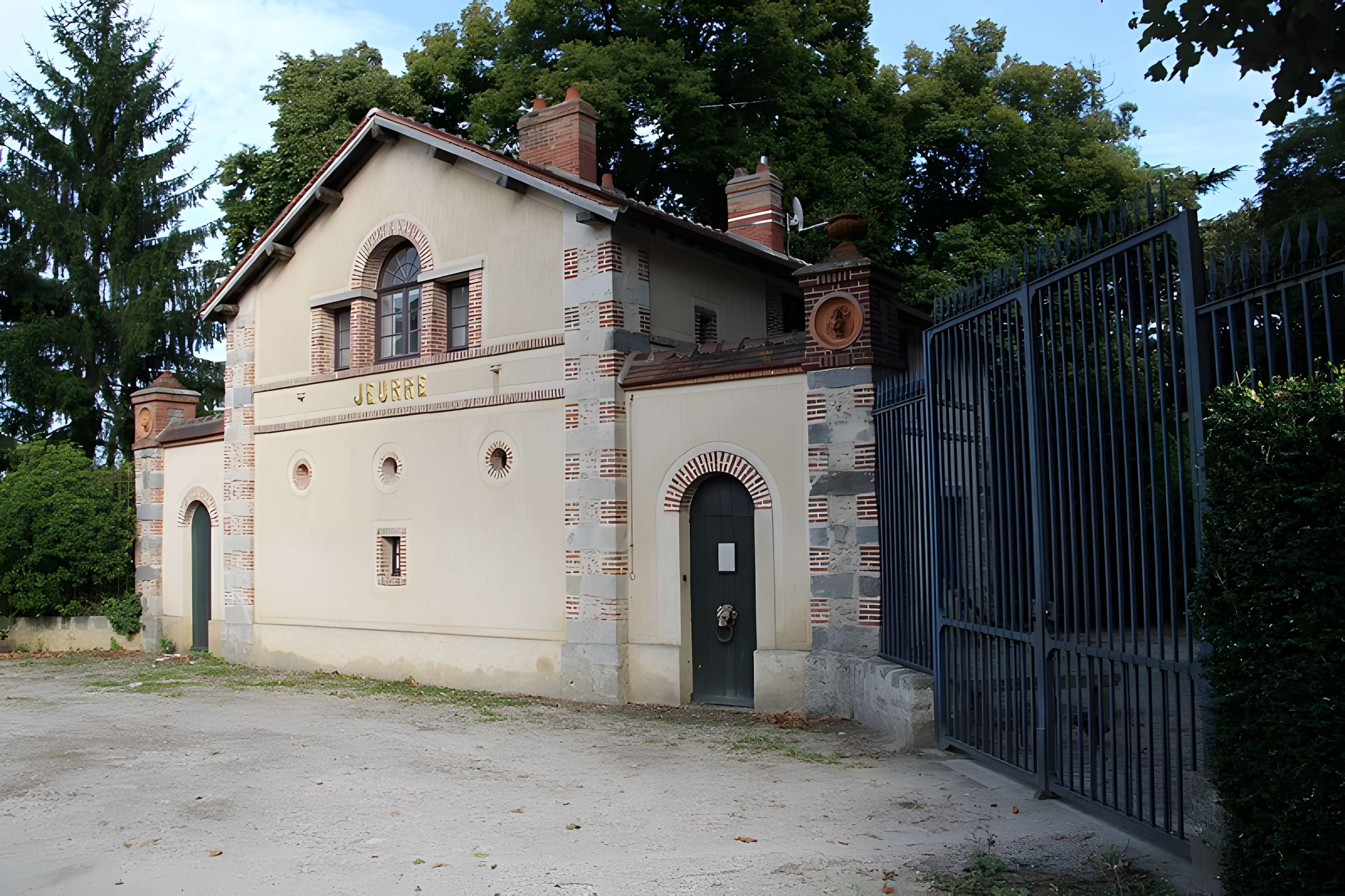 Château de Jeurre et ses fabriques