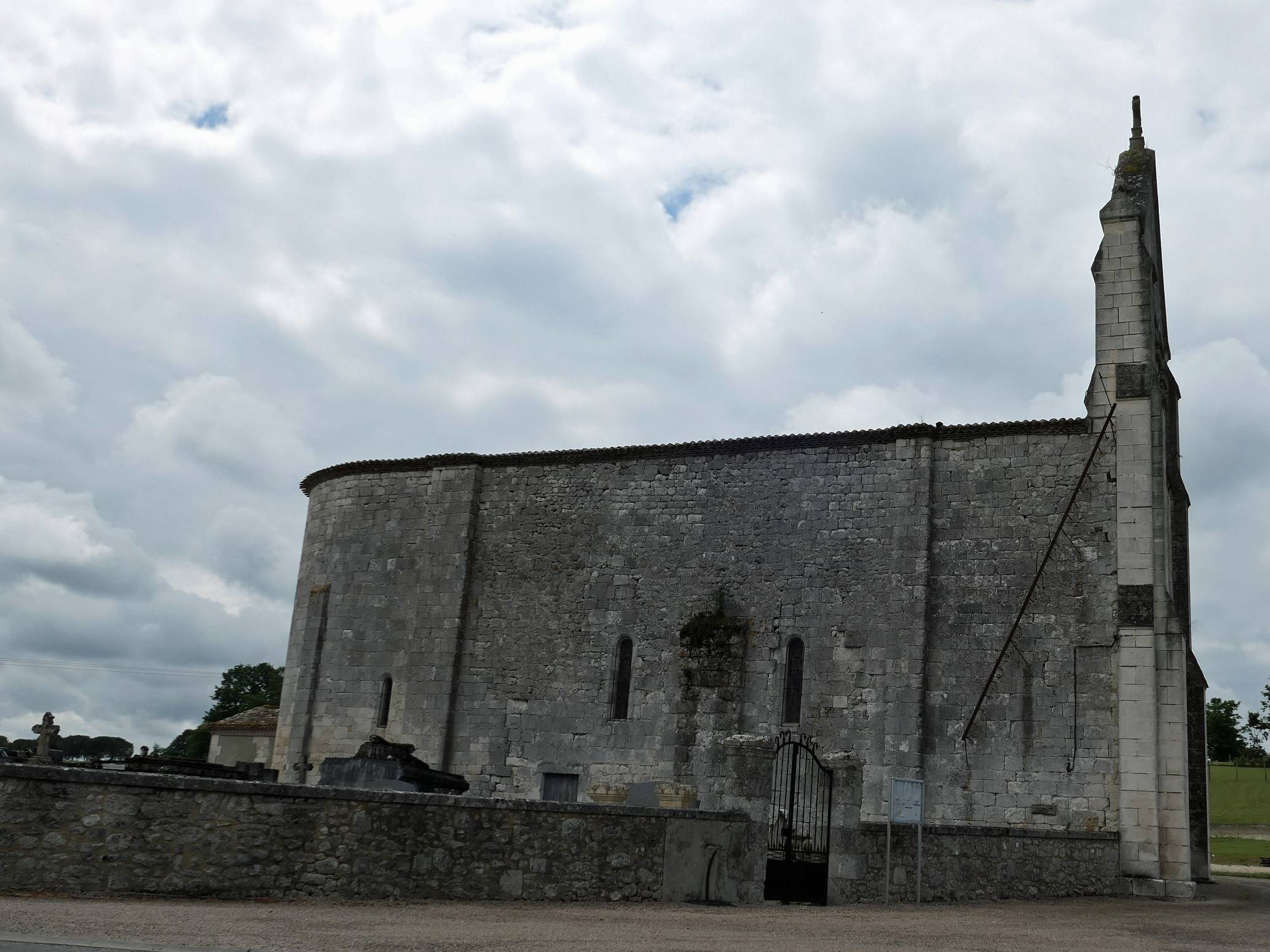 Photo de Saint Pierre-ès-Liens Church of Ribagnac