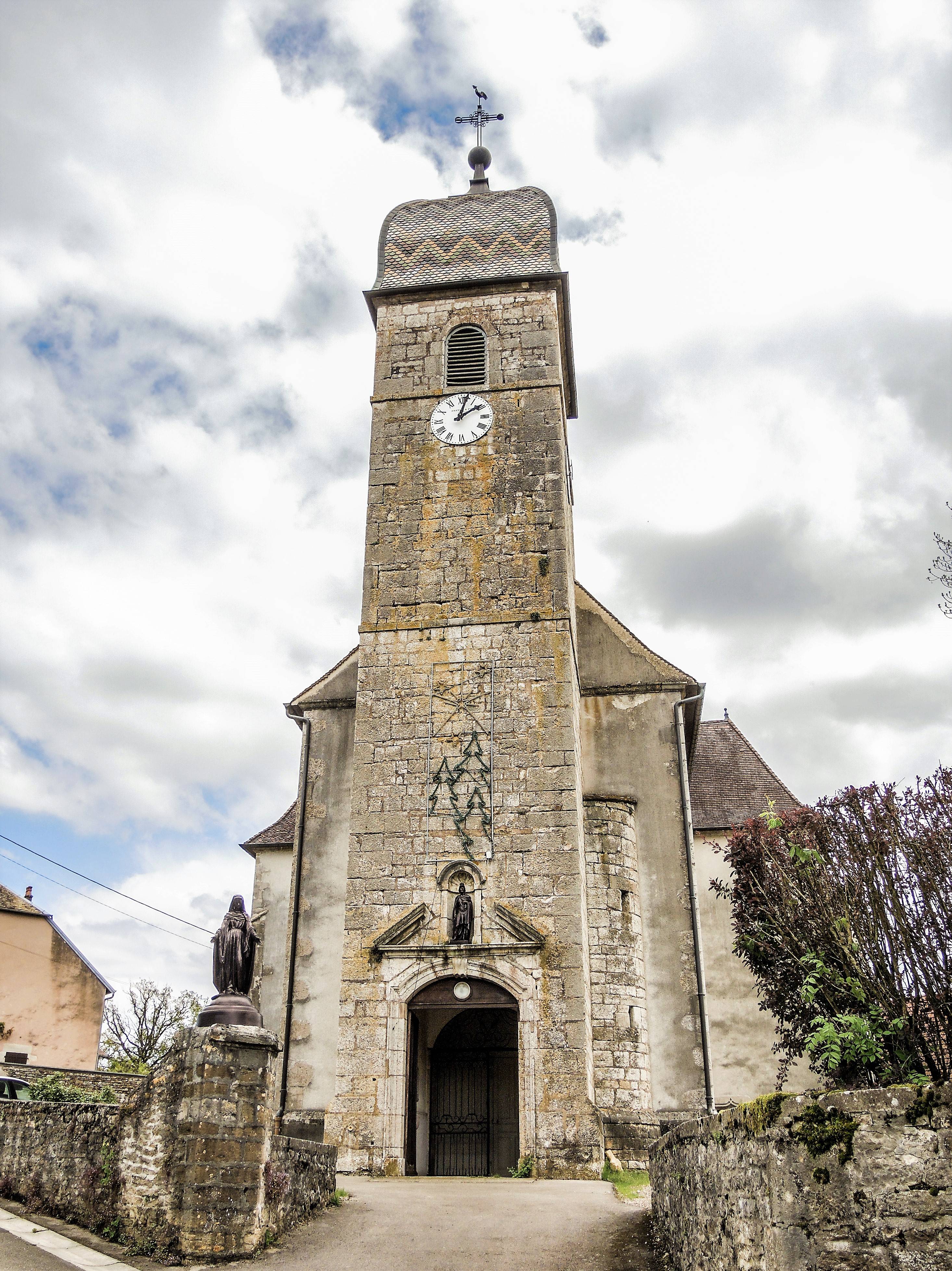 Photo de Saint-Symphorische Kirche von Avilley