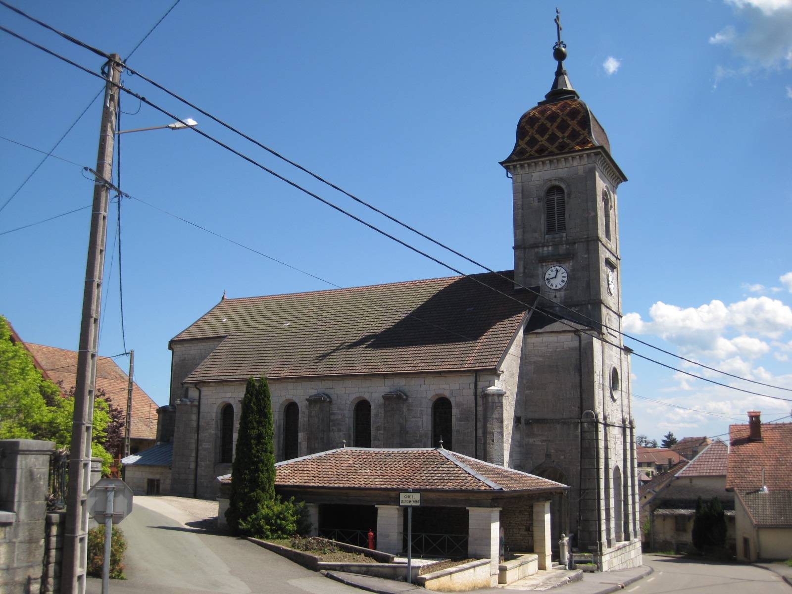 Photo de Kirche des heiligen Petrus und des heiligen Paulus von Vellevans