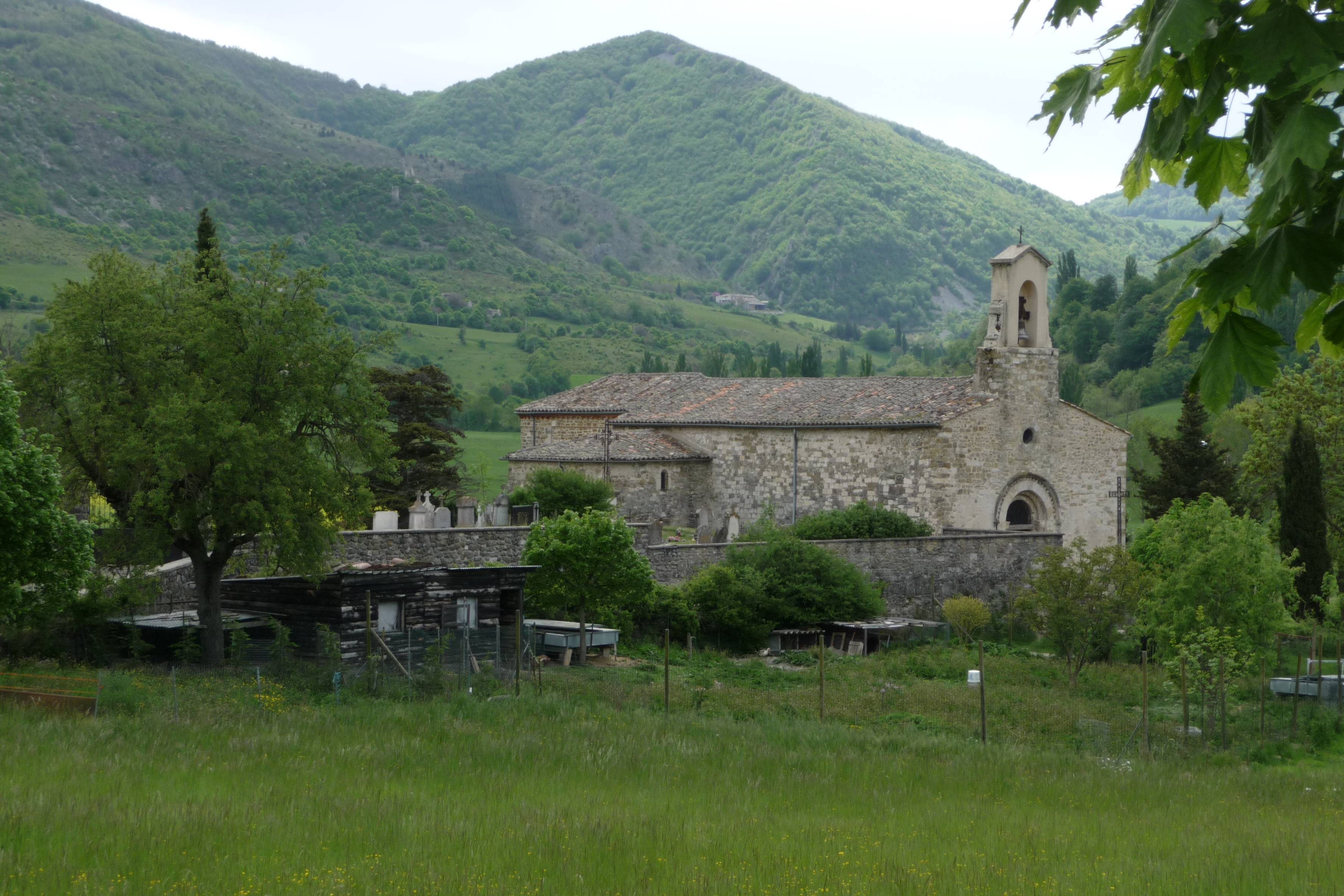 Photo de Saint Peter's Church of Vesc