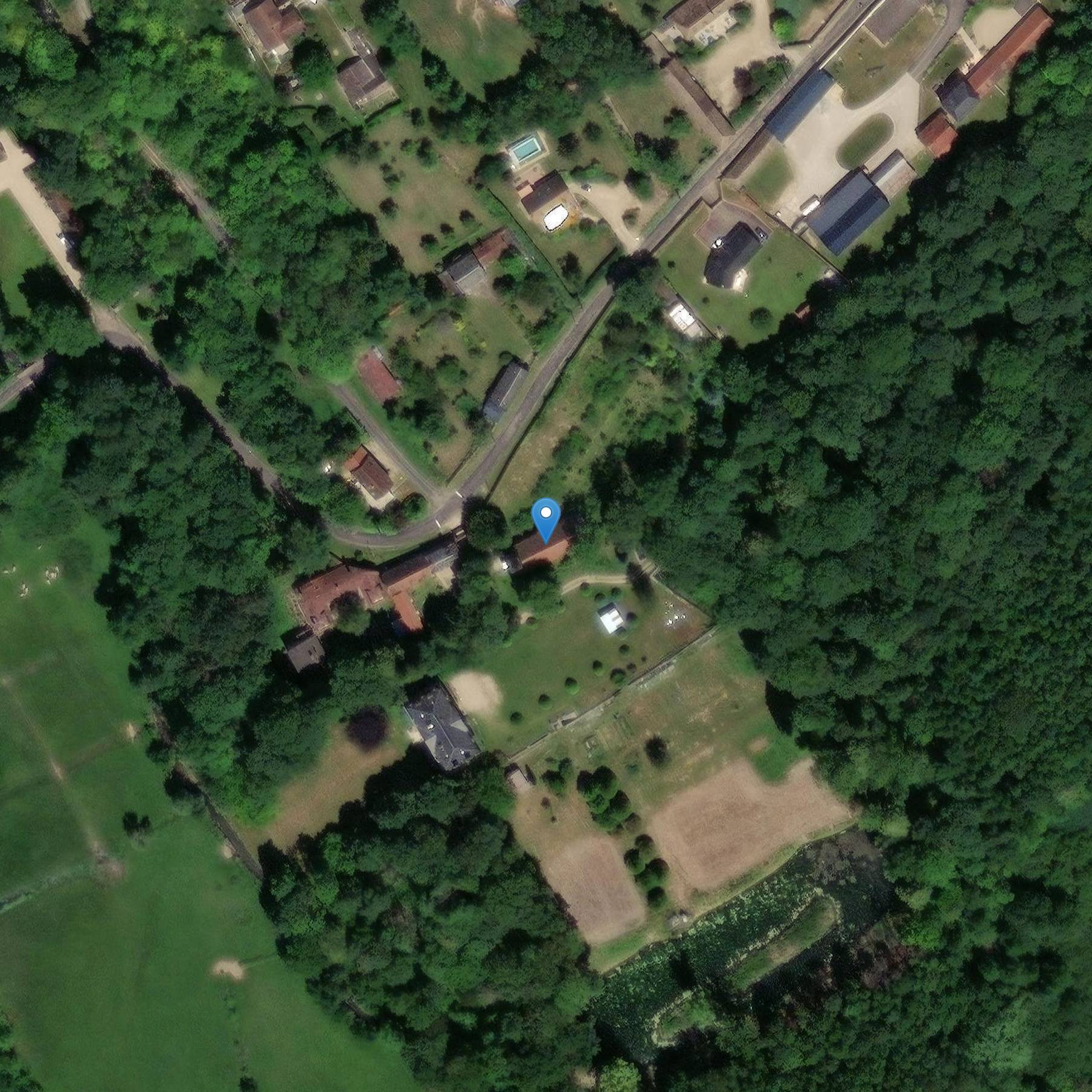 Photo de 普罗维蒙特圣叙尔皮斯-圣马丁教堂