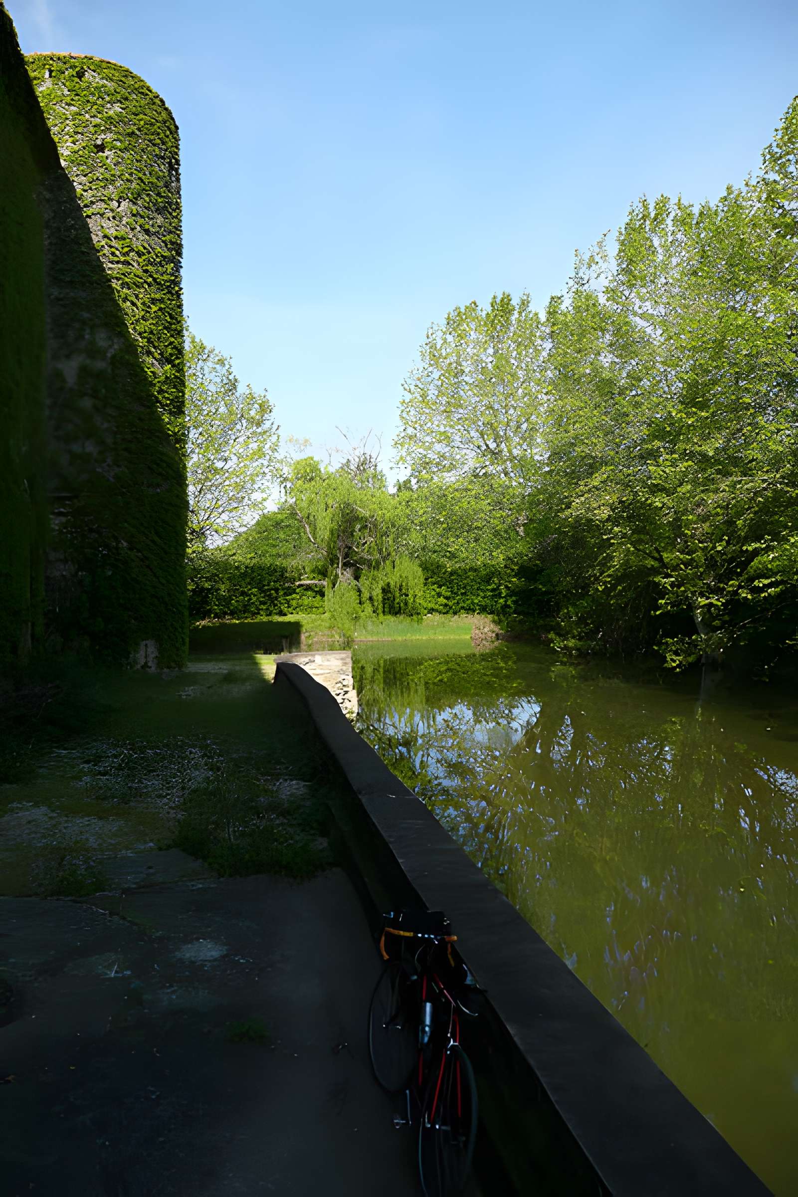 Château de Lascours à Laudun-l'Ardoise