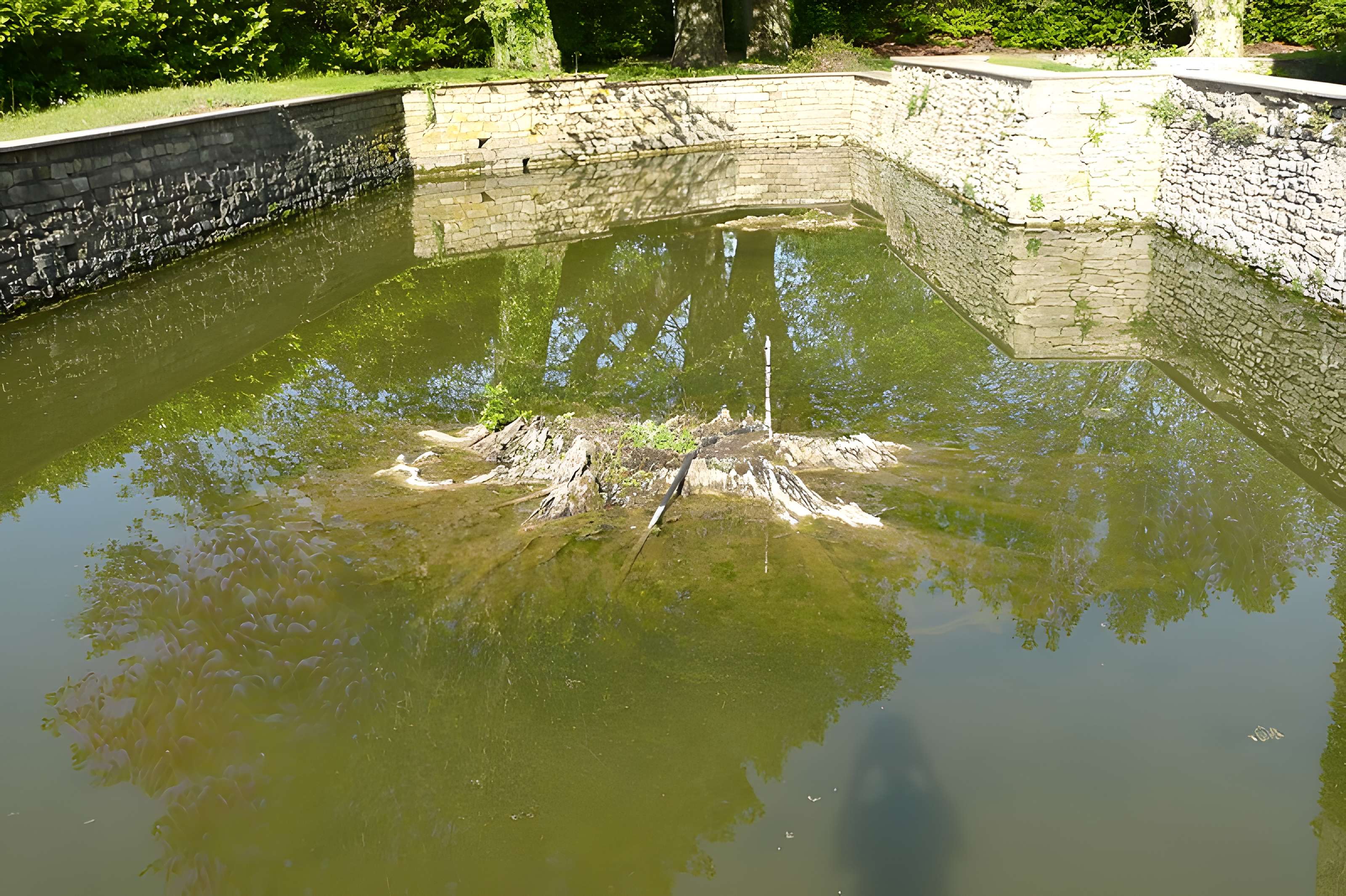 Château de Lascours à Laudun-l'Ardoise