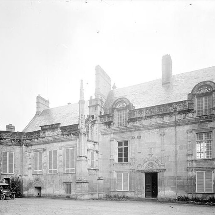 Photo de Château et ses dépendances