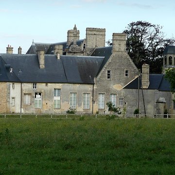 Château et ses dépendances